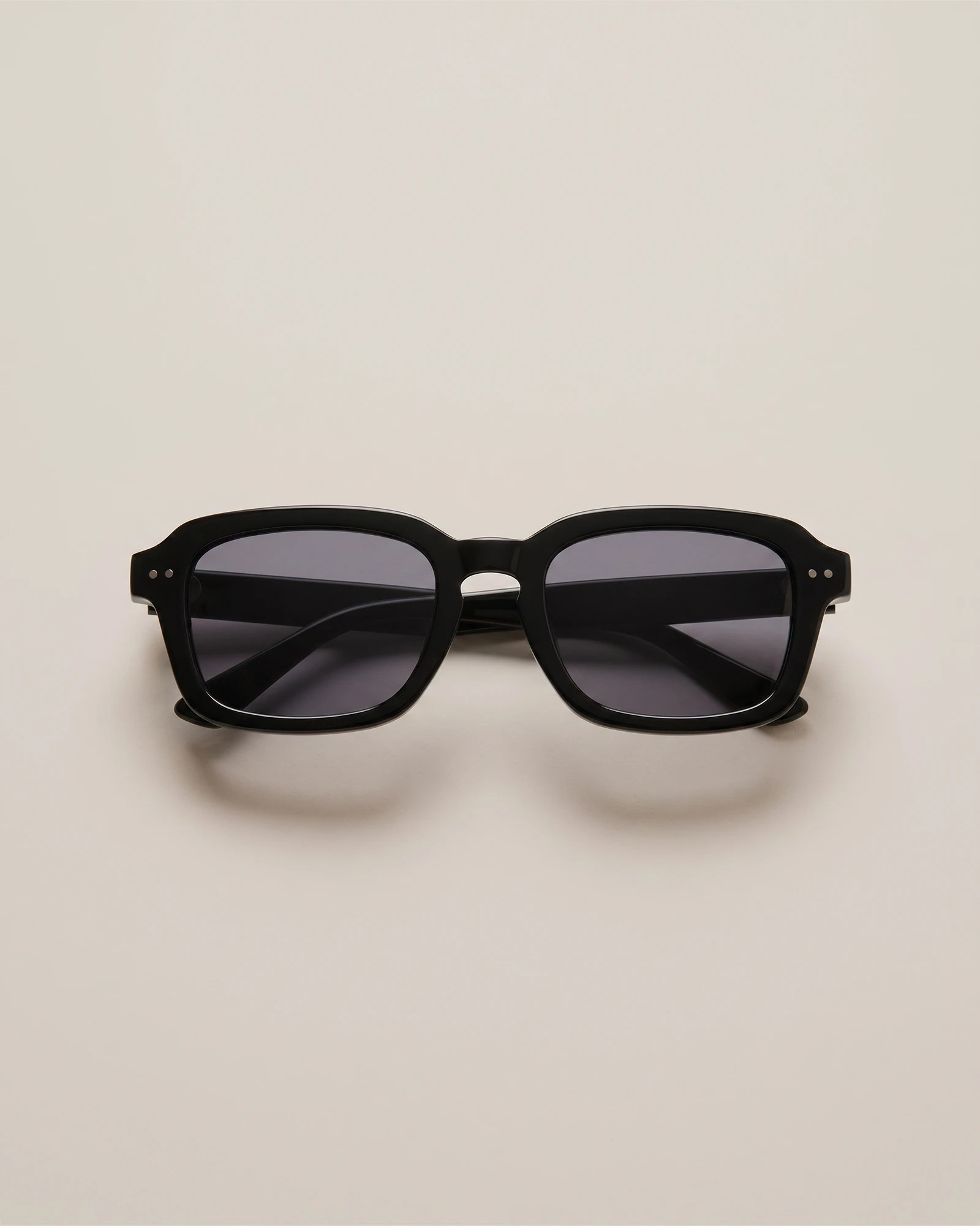 Quince | Santiago Polarized Acetate Sunglasses in Black with Grey lens, Size Standard, Cellulose Acetate | Quince