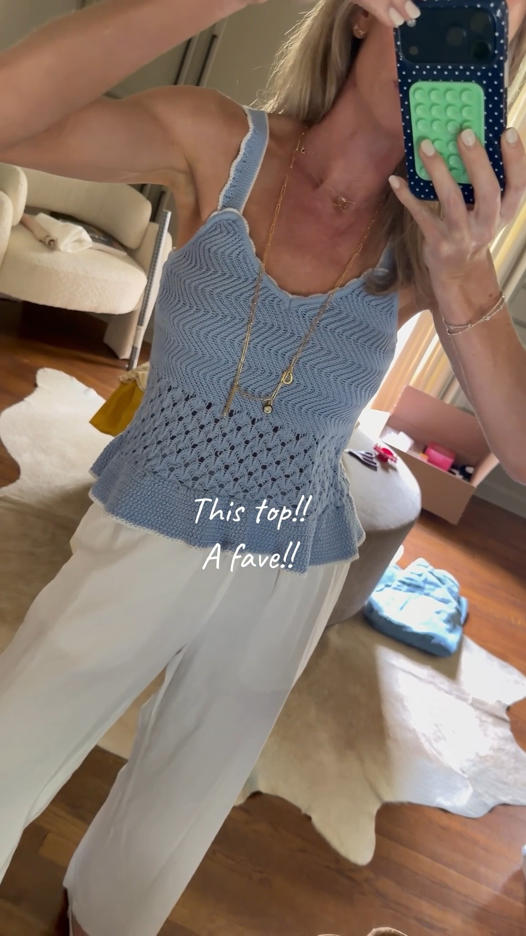 Amazing top. In XS but could totally do a small too. 

Small linen pants!