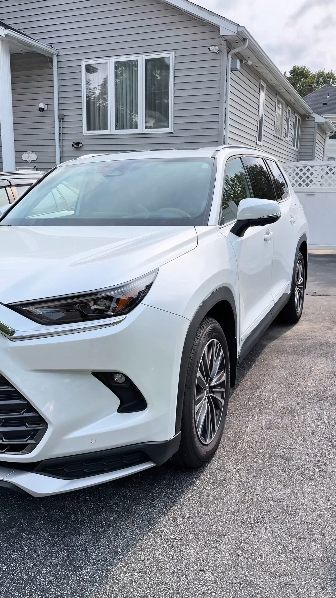 Resetting my mommy SUV 🫧🧽🫧 

#cleaning #reset #carwash #momlife #momof3

#LTKmomlife #LTKdayinmylife
