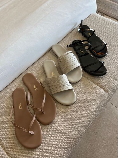 Minimal neutral sandals for beach  vacation 🌴

#LTKshoecrush #LTKstyletip #LTKtravel