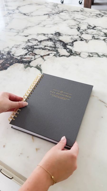Getting organized for the year ahead with @daydesigner #daydesigner #daydesignerpartner #ad

Get 10% off your Day Designer purchase with code: HELLOHERBLOG10