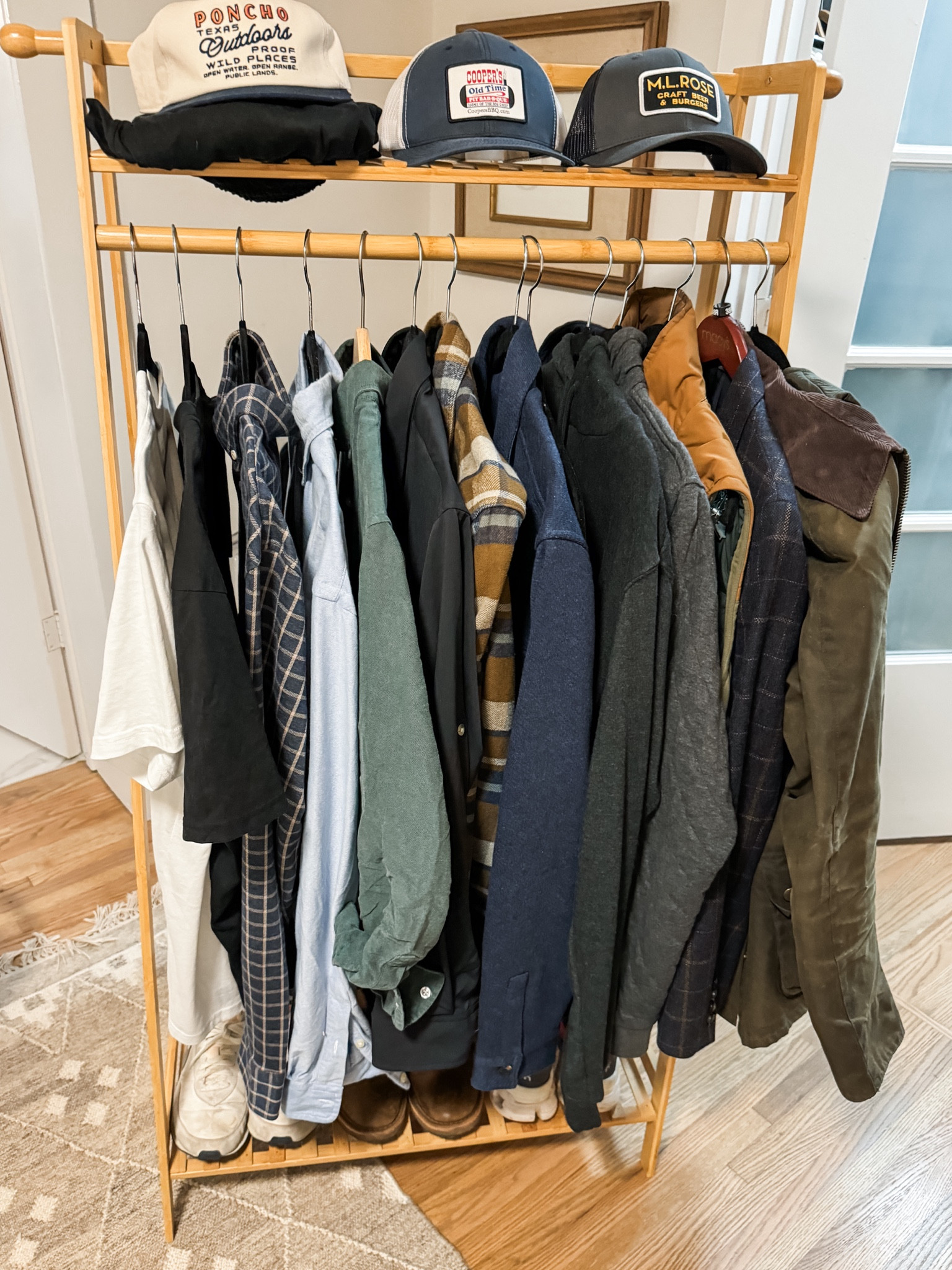 Men’s Fall Capsule Wardrobe 
22 items to win at fall 🍂🏆💙

1. Snap Jacket/ Shacket 
2. Barbour coat
3. Chelsea boots
4. Tennis shoes
5. Henley or casual layering LS shirt
6. Vest 
7. Casual wool Blazer
8. Oxford
9. 1/4 zip sweater/ pull-over 
10.Black T-shirt
11. Grey Tshirt 
12. Elevated hoodie
13. Crewneck sweater
14. Quilted pullover
15. Joggers 
16. Running shoes 
17. Dark jeans
18. Khakis
19. Flannel/plaid shirt
20. Dress shoes/Loafers (to pair with more casual pants)
21. Trucker Hat
22. Preppy ball cap

Keep following for even more outfit ideas 

#LTKxMadewell #LTKMens