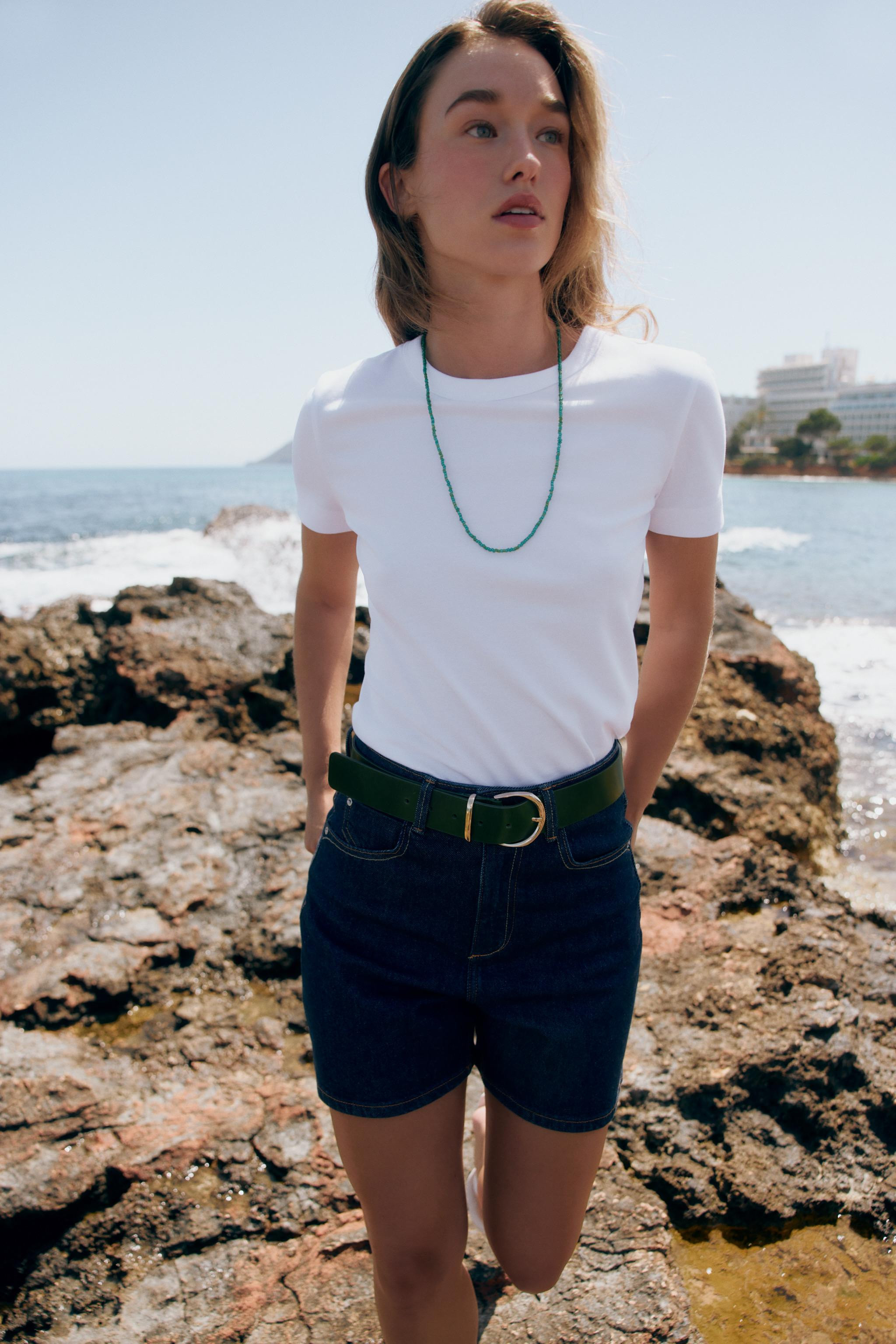 regular fit - round neck - NORMAL LENGTH - short sleeveT-shirt made of elastic and flexible knit ... | Zara UK