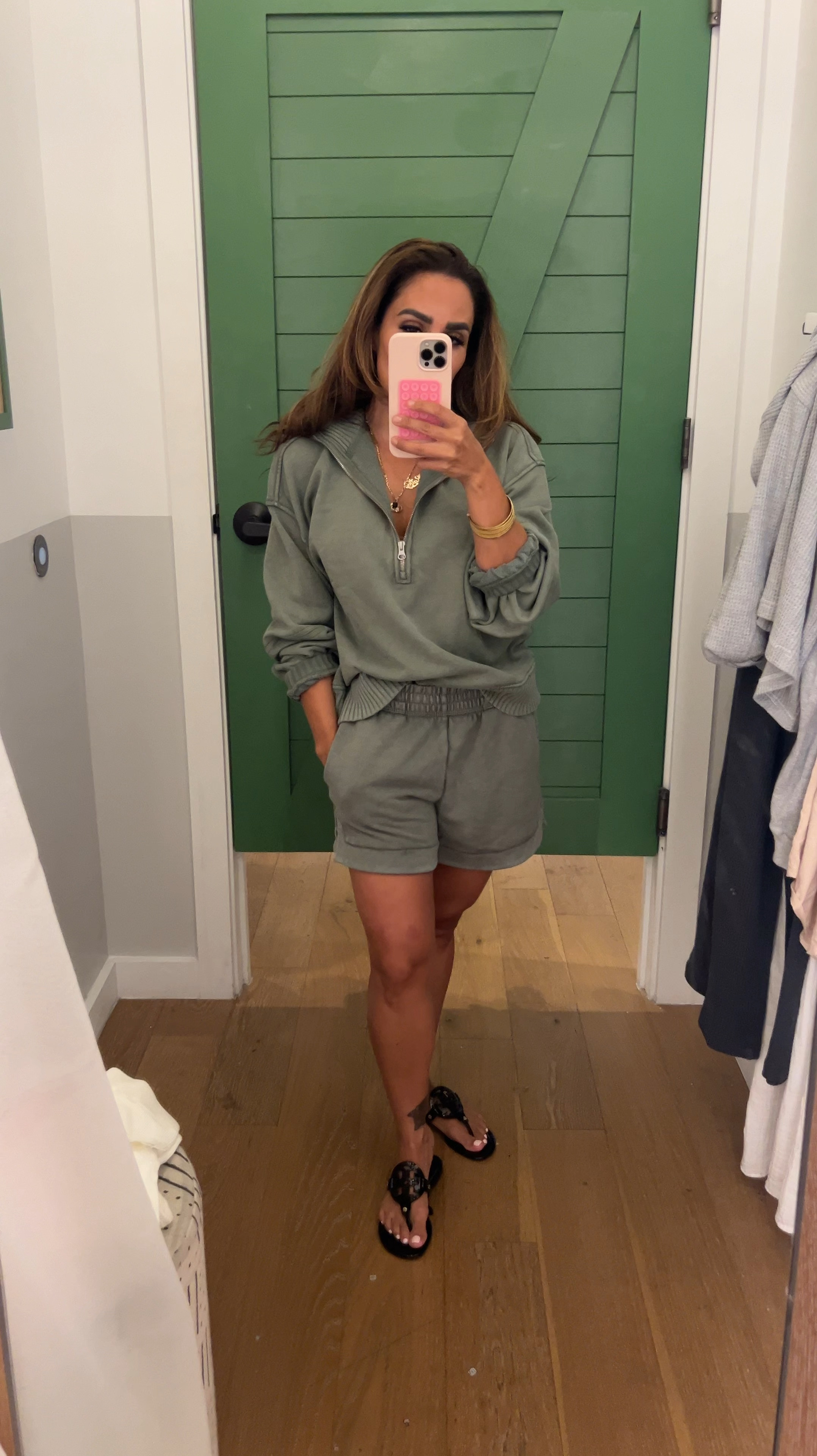 I’m wearing a size XS (regular) for both shorts and sweatshirt. I am 5’0” and 115 lbs. 34B

#LTKVideo #LTKOver40 #LTKFindsUnder50