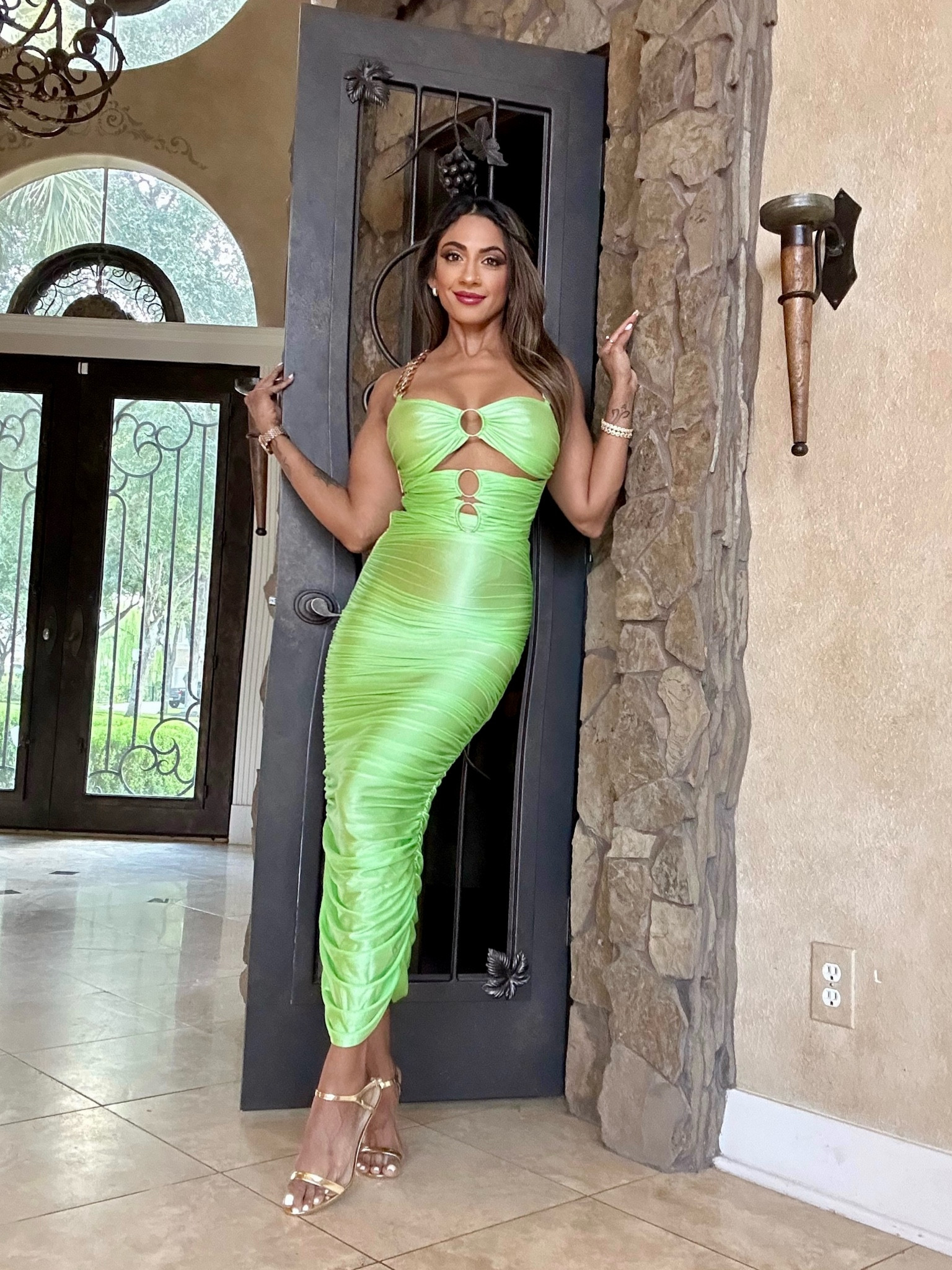 Gorgeous midi dress in neon mint 

#LTKparties #LTKstyletip #LTKworkwear