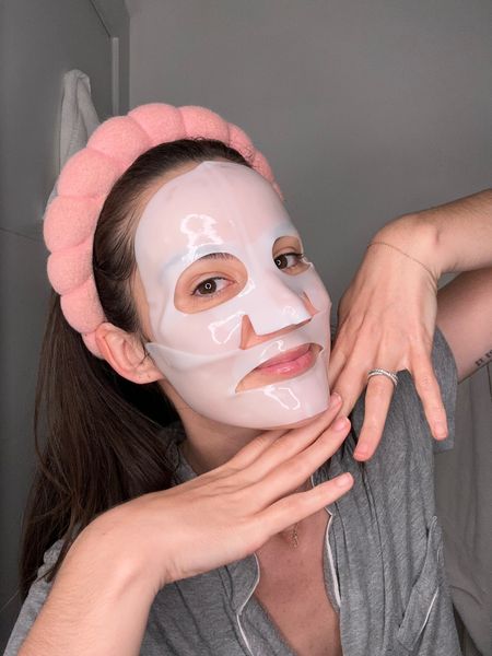 Simple Viral Collagen Sheet Mask Routine

1. Skinfix Ectoin Cleanser
2. Alpyn Beauty Ghostberry Moisturizer with ceramides CODE AMY20 for 20% off
3. Sungboon Sheet Mask

#LTKBeauty