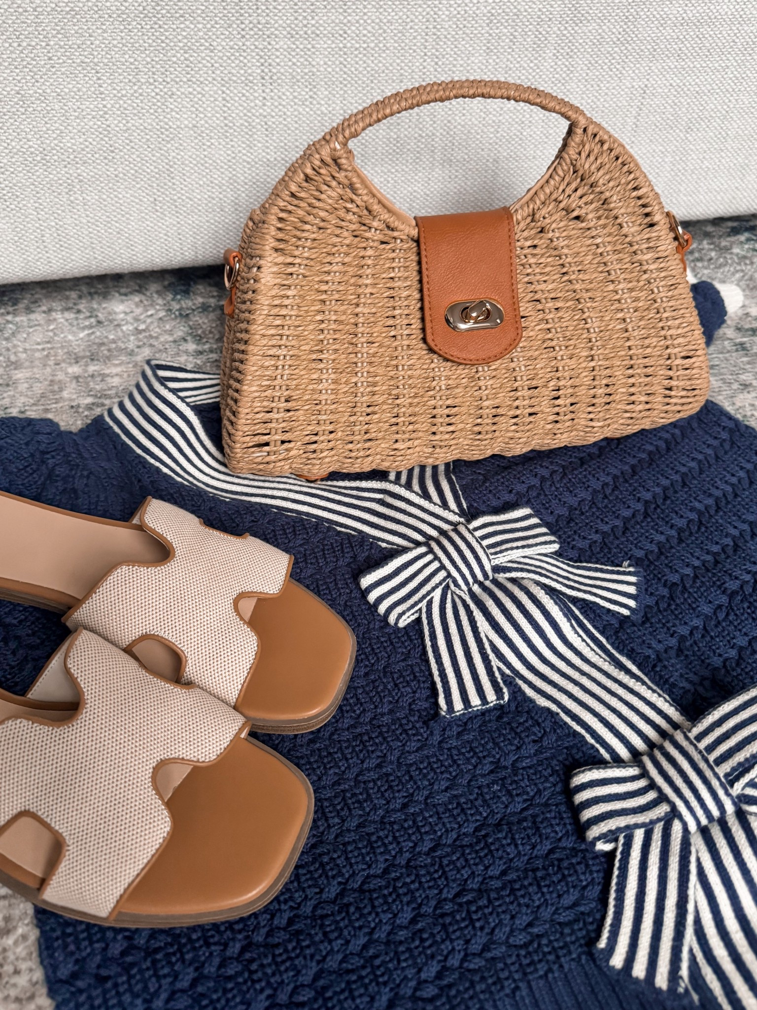 The perfect neural straw bag for the summer. Comes with a strap as well! 

Rattan, summer bag, summer clutch, coastal, woven bag, nauticall

#LTKFindsUnder50 #LTKSeasonal #LTKStyleTip