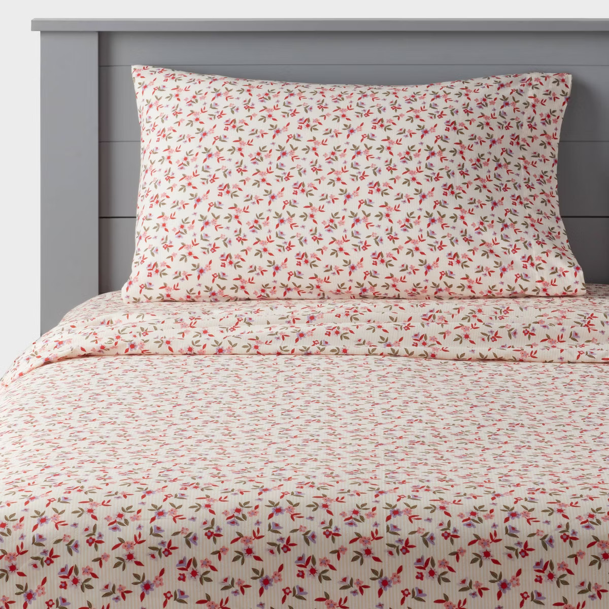 Twin Ditzy Flower Kids' Cotton Sheet Set - Pillowfort™ | Target
