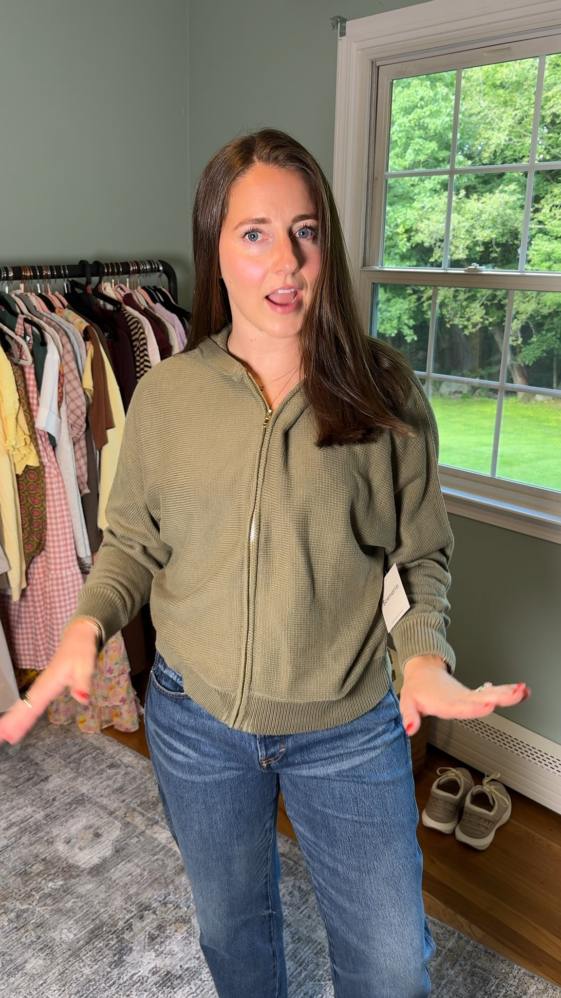 How stunning is this zip up?! I love that it's a sweater material and I love the gold hardware! It's also only $25!!! 

Wearing medium  

 #LTKootd