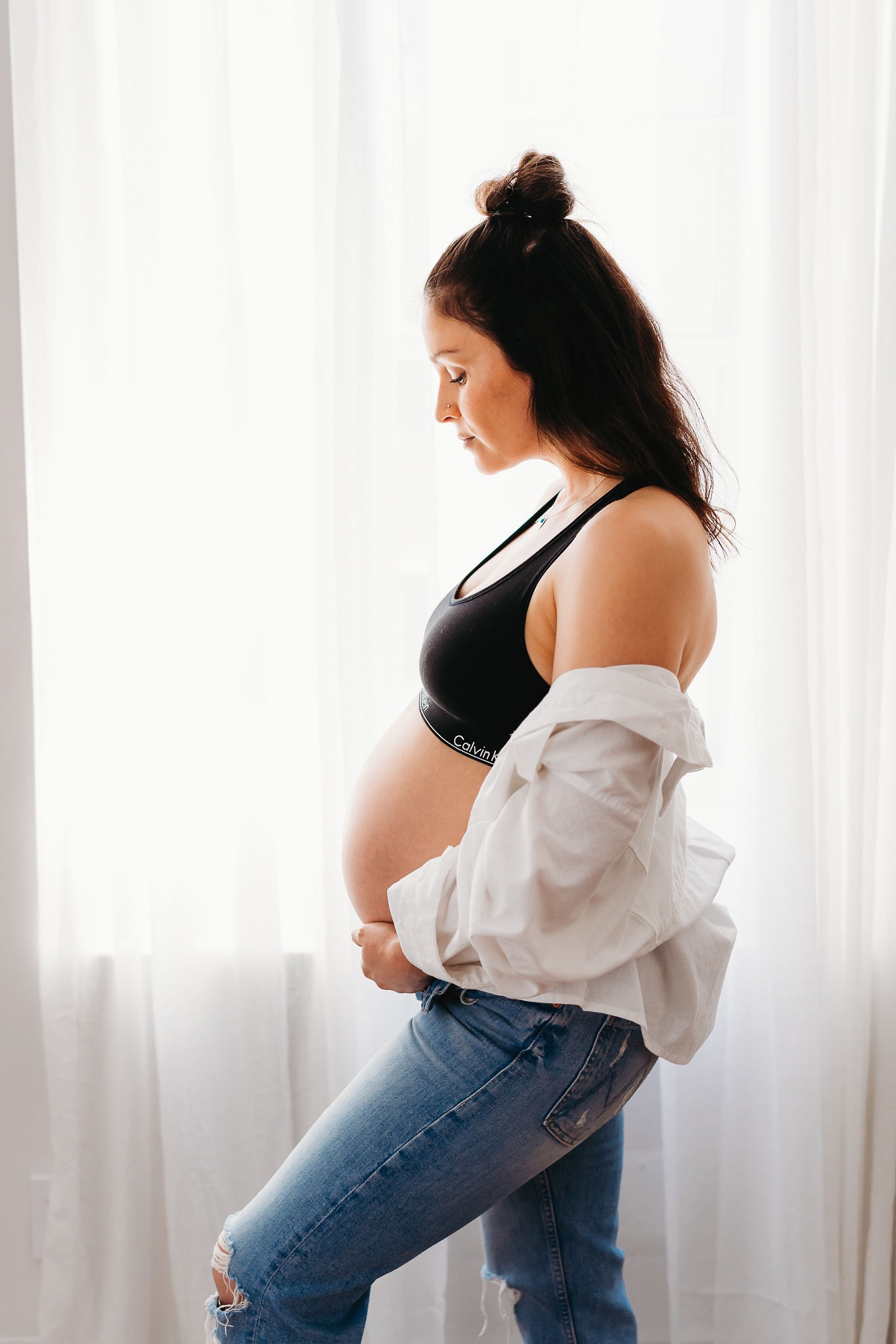 Maternity shoot outfit #1: oversized white button down (love this Madewell option), CK bra (I’m wearing a L bc boobs have grown lol—about a 36CD at the moment), and Mother Tomcat jeans (unbuttoned) 

#LTKbump #LTKSeasonal #LTKFind