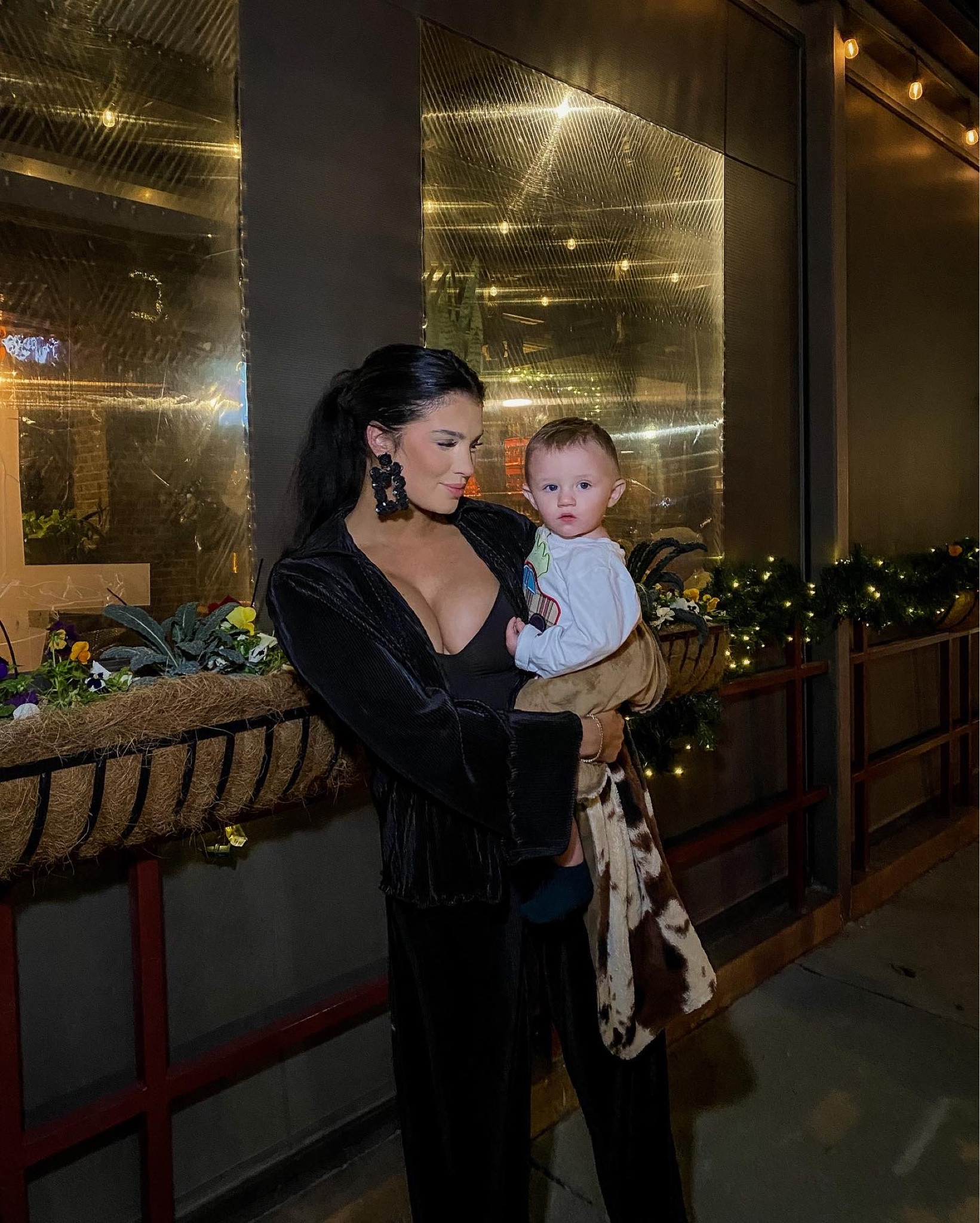 Night out with my boo 🖤 set is under $11

#LTKunder50 #LTKHoliday #LTKstyletip