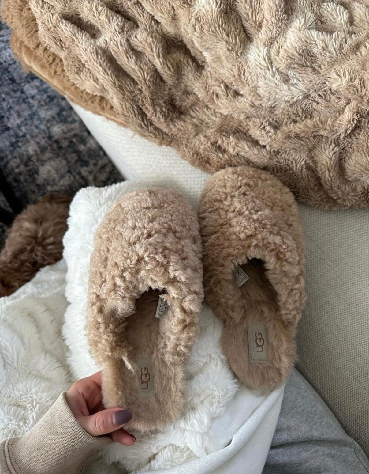 My favorite slippers 🧸

#LTKdayinmylife #LTKgrwm #LTKmorningroutine