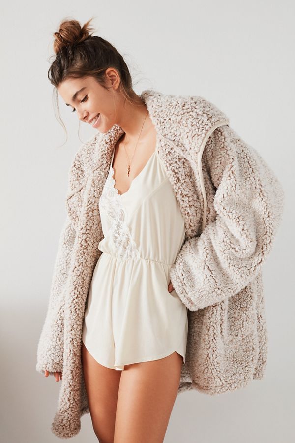 UO Shaila Oversized Fuzzy Jacket | Urban Outfitters US