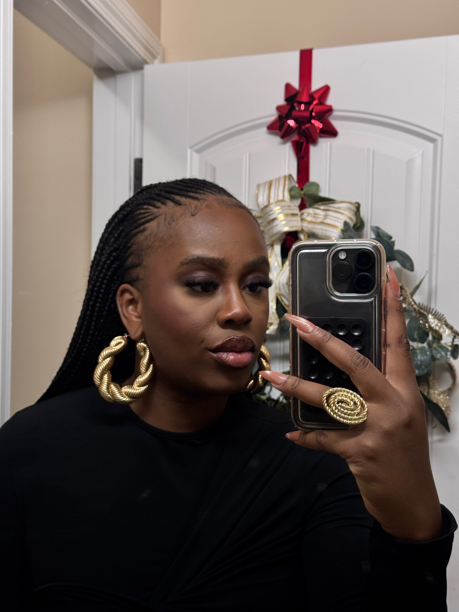 you can never go wrong with a sleek black and gold look 😍

#LTKStyleTip #LTKBeauty #LTKFindsUnder50