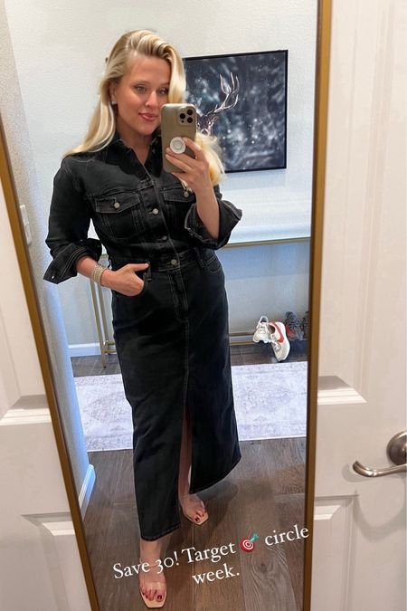 ✨Tap the bell above for daily elevated Mom outfits.

From brunches to casual hangouts, this Long-Sleeve Denim Maxi Dress from Universal Thread™ makes a go-to pick for any occasion. The denim maxi dress sports a pointed collared neckline with a front button-down, long sleeves with buttoned cuffs and a back yoke for a smart look that's perfect for a variety of occasions. It's made from soft, stretchy poplin fabric with lining for all-day comfort, while front slit lends pretty movement to your look. Plus, the front, back and coin pockets add space for stashing small on-the-go essentials.

"Helping You Feel Chic, Comfortable and Confident." -Lindsey Denver 🏔️ 


Easter dress Spring outfits Home decor Vacation outfits Living room decor Travel outfits Spring dress    Wedding Guest Dress  Vacation Outfit Date Night Outfit  Dress  Jeans Maternity  Resort Wear  Home Spring Outfit  Work Outfit
#Nordstrom  #tjmaxx #marshalls #zara  #viral #h&m   #neutral  #petal&pup #designer #inspired #lookforless #dupes #deals  #bohemian #abercrombie    #midsize #curves #plussize   #minimalist   #trending #trendy #summer #summerstyle #summerfashion #chic  #black #samba  #sneakers #adidas  



#LTKfindsunder50 #LTKover40 #LTKxTarget

Follow my shop @Lindseydenverlife on the @shop.LTK app to shop this post and get my exclusive app-only content!

#liketkit 
@shop.ltk
https://liketk.it/4DtpH