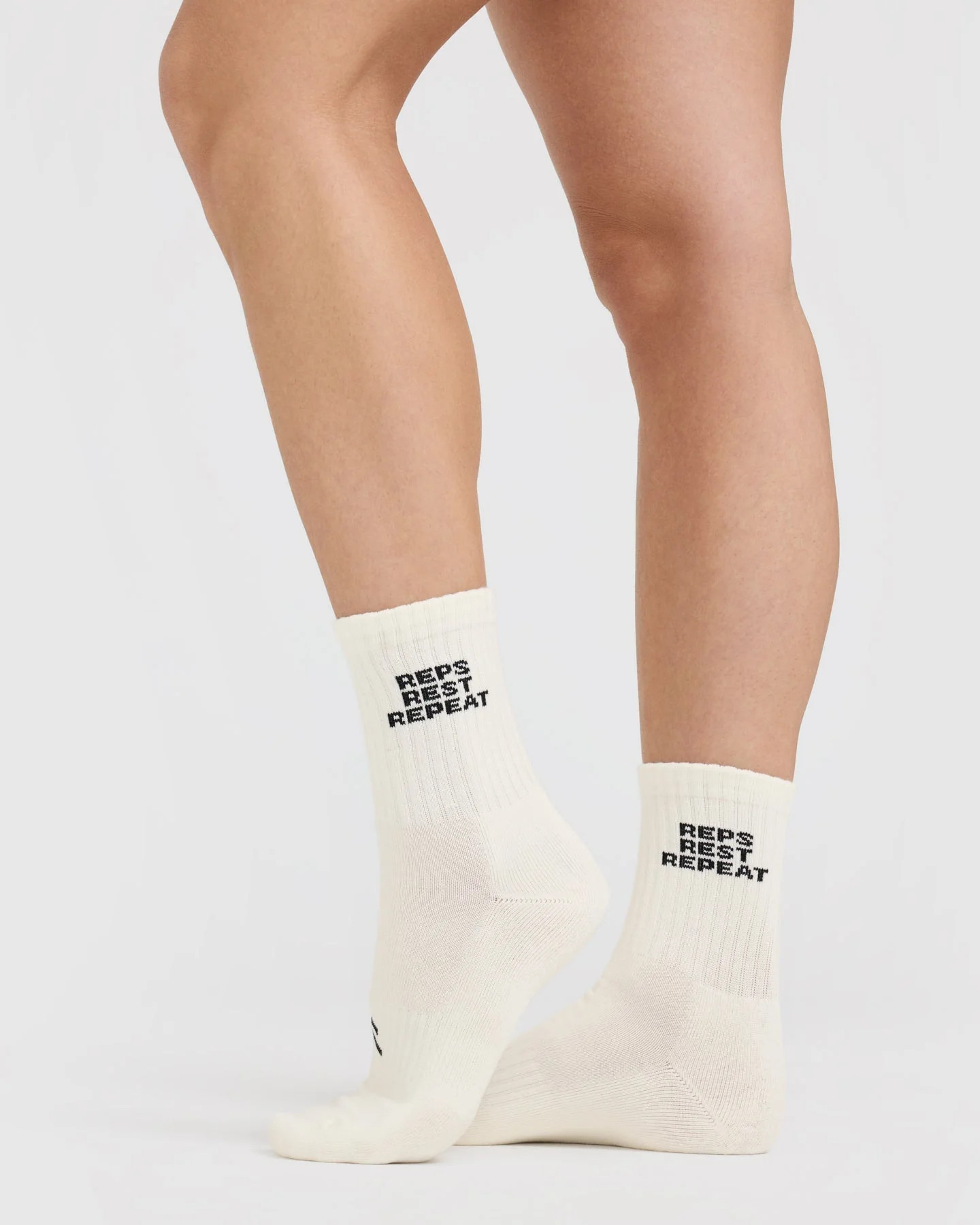 Slogan Crew Socks 5 Pack 
 Off White | Oner Active (UK / US)