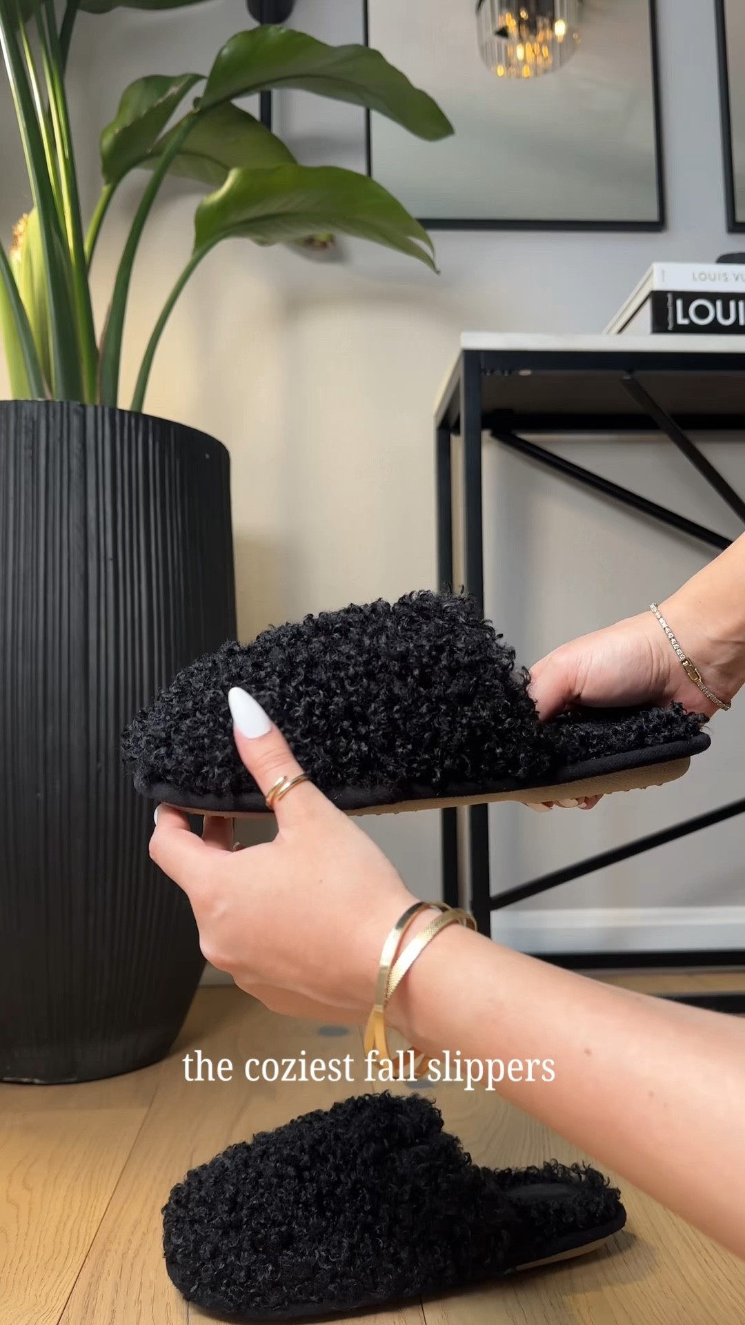 The coziest Amazon slippers for fall🍂

#LTKFindsUnder50