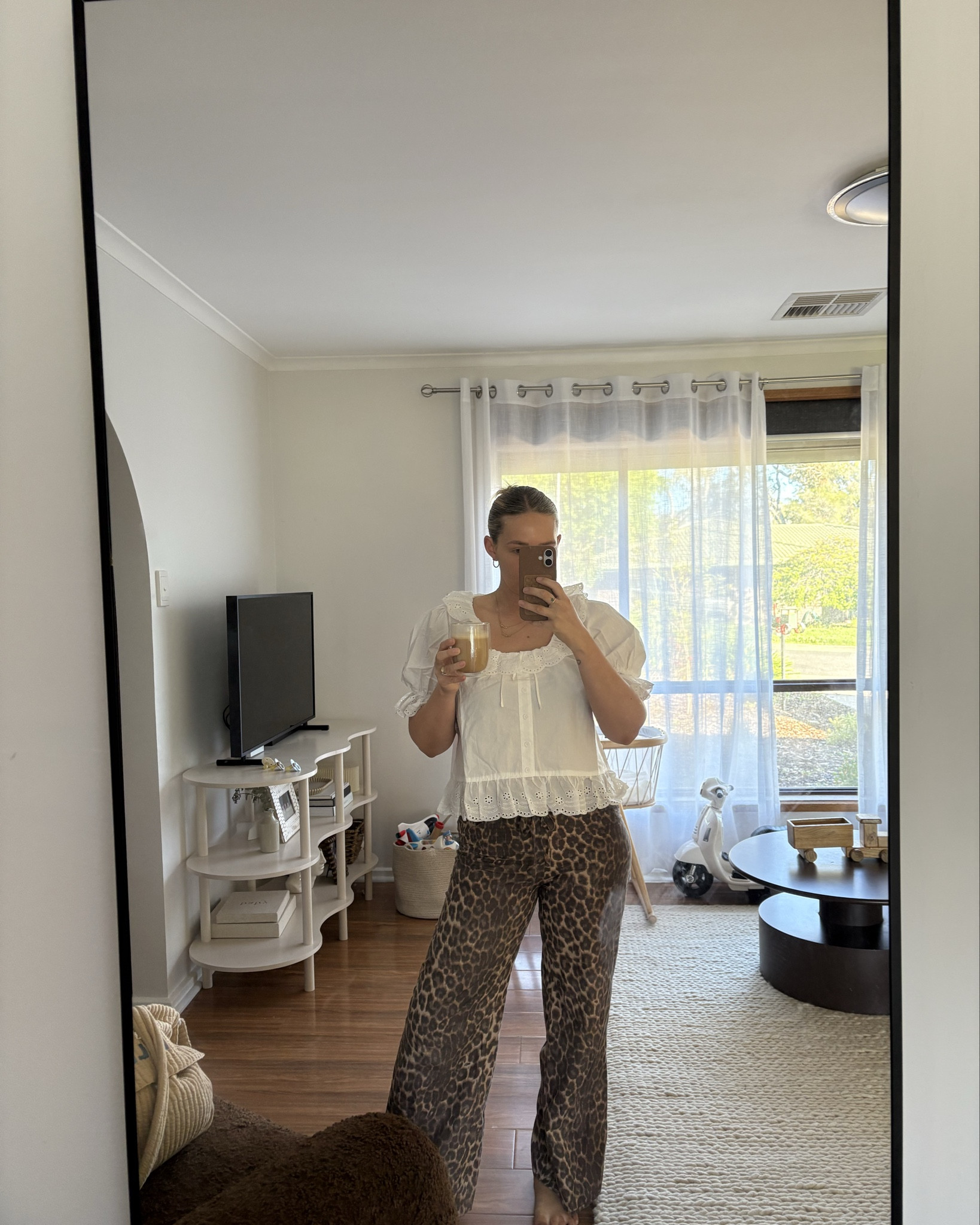 Friday fit 🤍 



#LTKsale #LTKspring #LTKaustralia