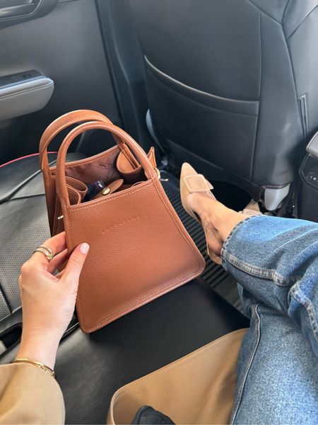 Manolos run very small! I sized up 1 full size. This bag is gorgeous and fits everything and then some. #longchamp #manolomules #manoloblahnik 