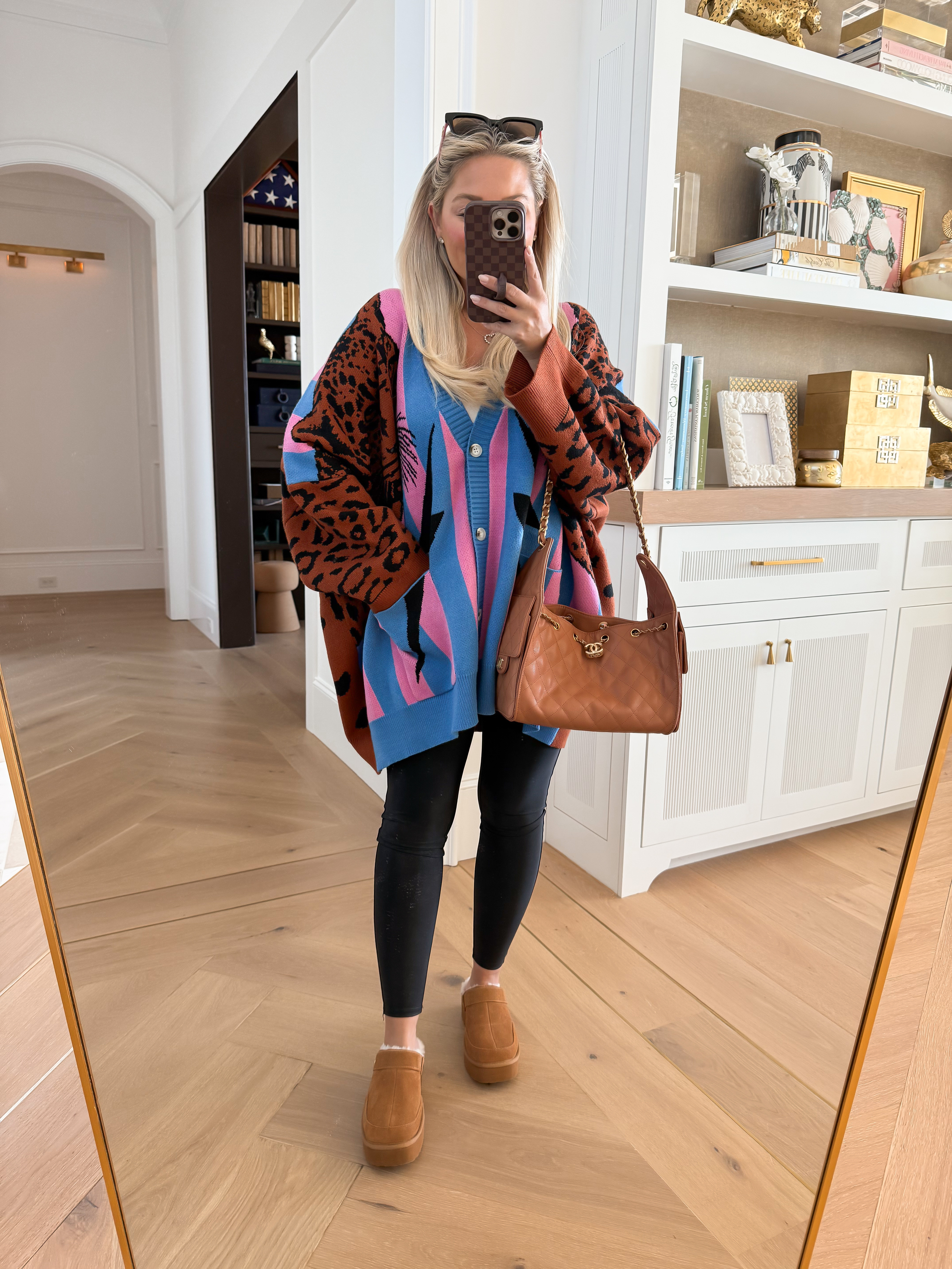 Oversized fall sweater outfit idea 

#LTKFindsUnder50 #LTKSeasonal #LTKStyleTip