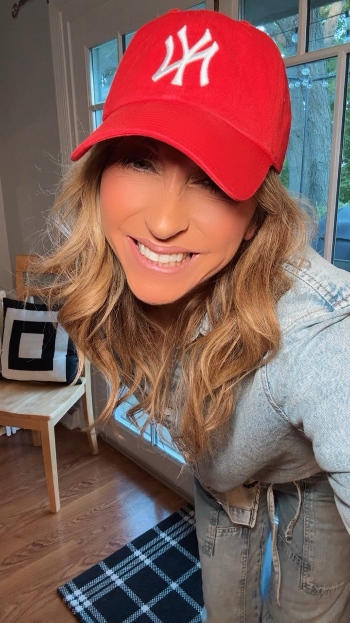 A Canadian tuxedo is never a bad idea… wanted to run some errands and didn’t want to put all the things on… grabbed for this staple top and some jeans… easy and simple… love a great hat too… 

Spring outfit, teacher outfit, Canadian tuxedo

#LTKootd #LTKgrwm