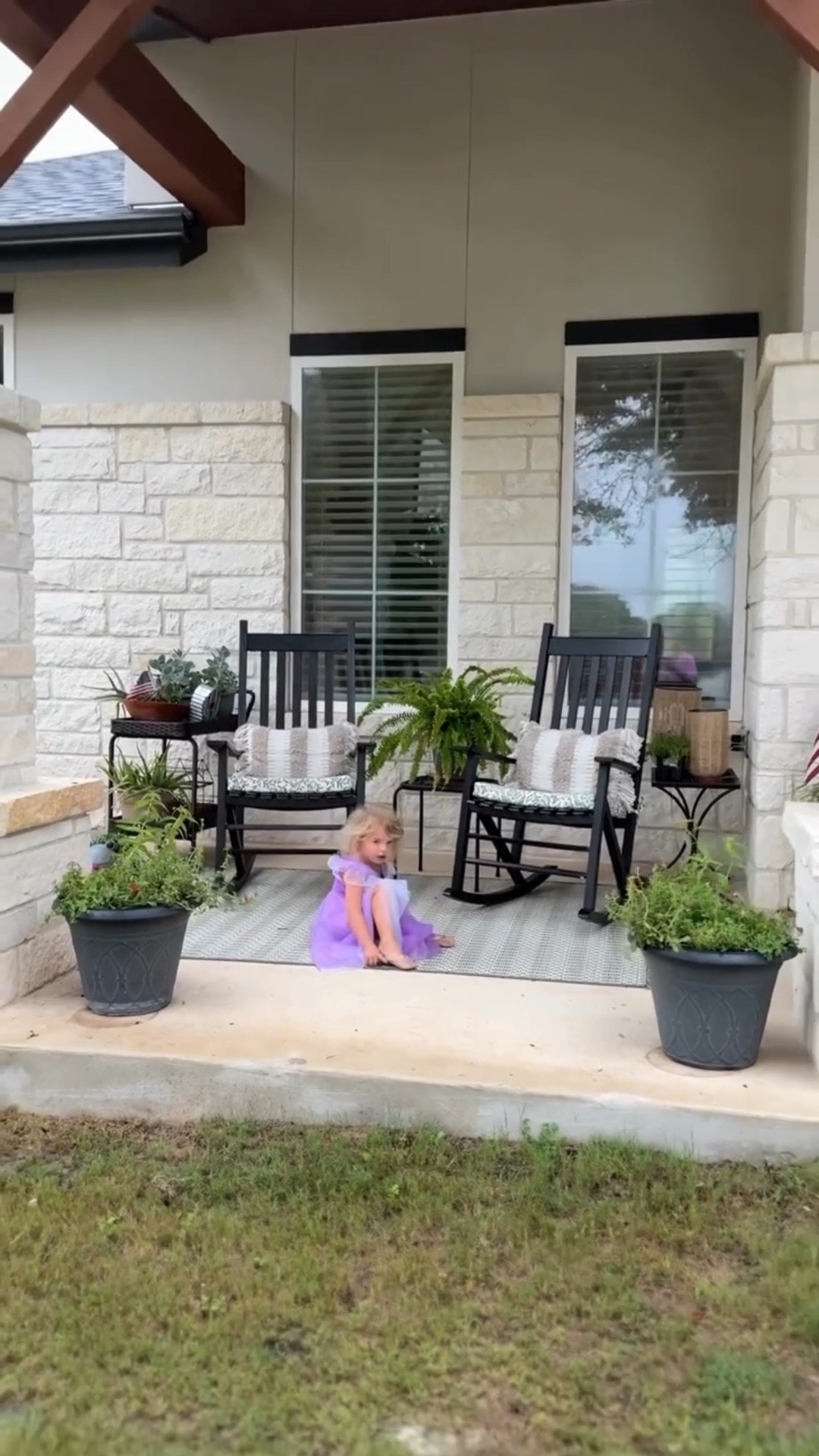 Tidy up & refresh my neglected front porch with me ✨ 

#ditl #sahm #frontporchdecor #fyp #frontporch #porch #porchdecor #curbappeal #southernliving #summer