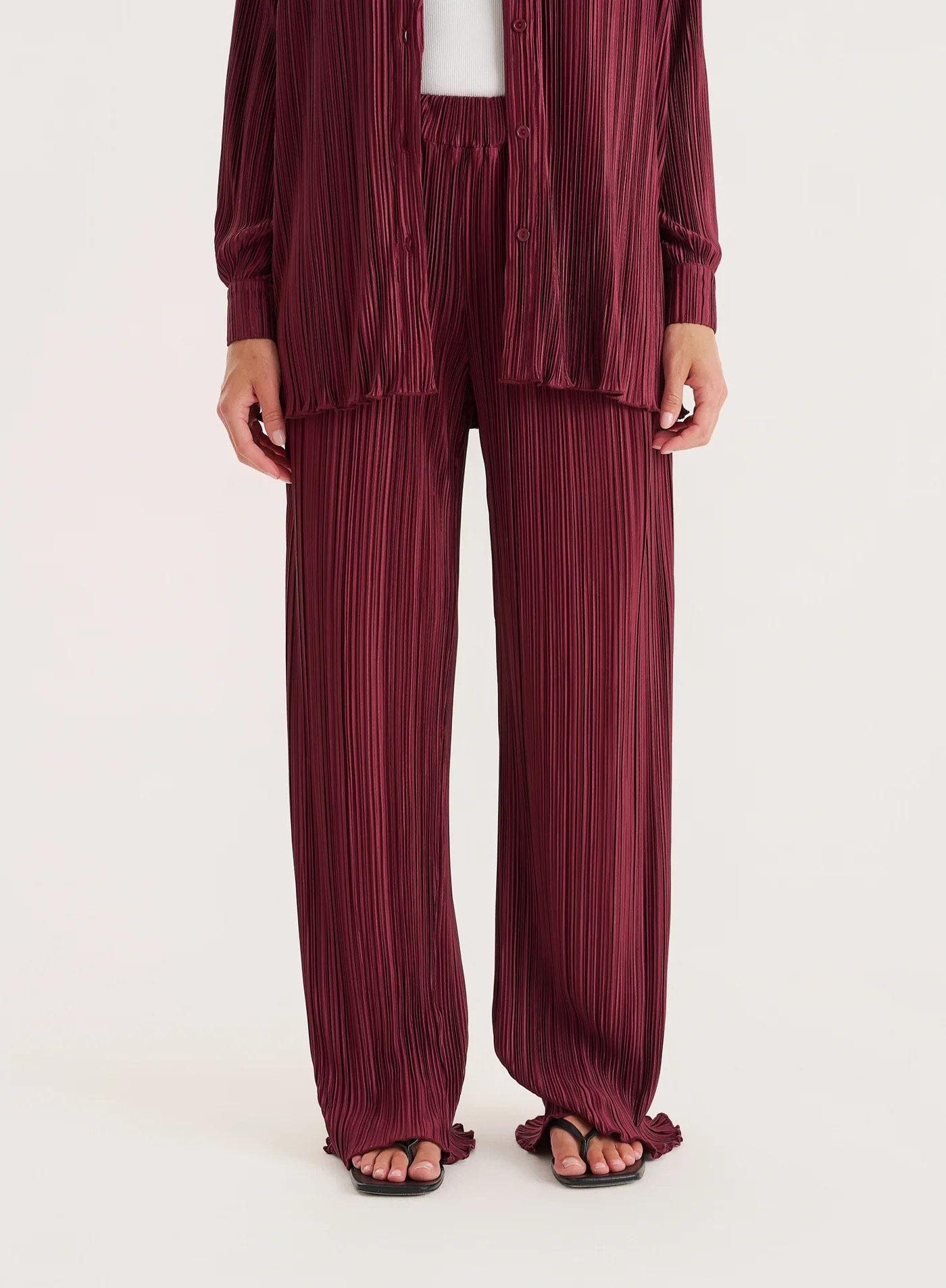 Burgundy Plisse Trouser- Palais | 4th & Reckless