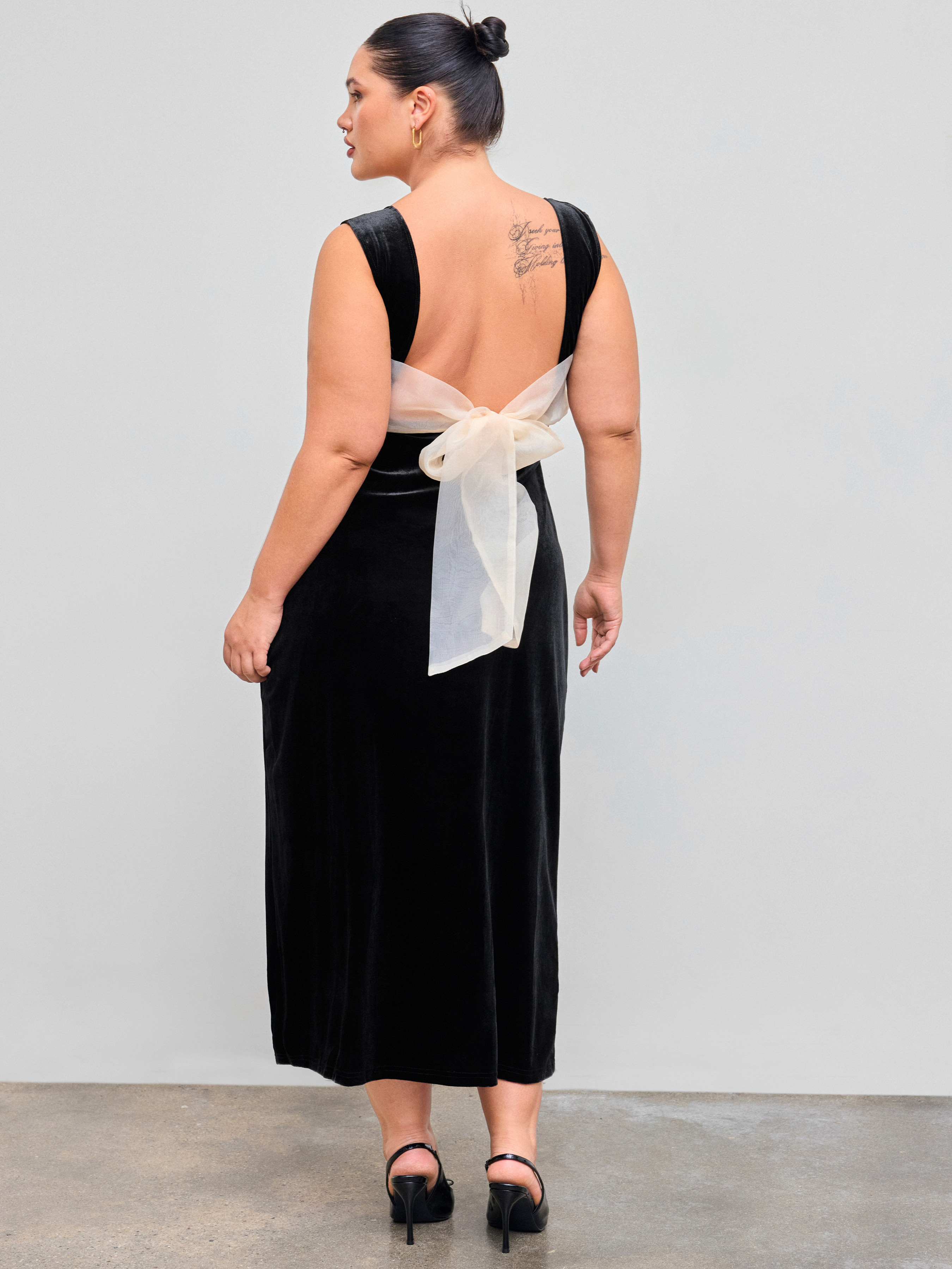 Velvet Square Neck Solid Bowknot Maxi Dress Curve & Plus | Cider