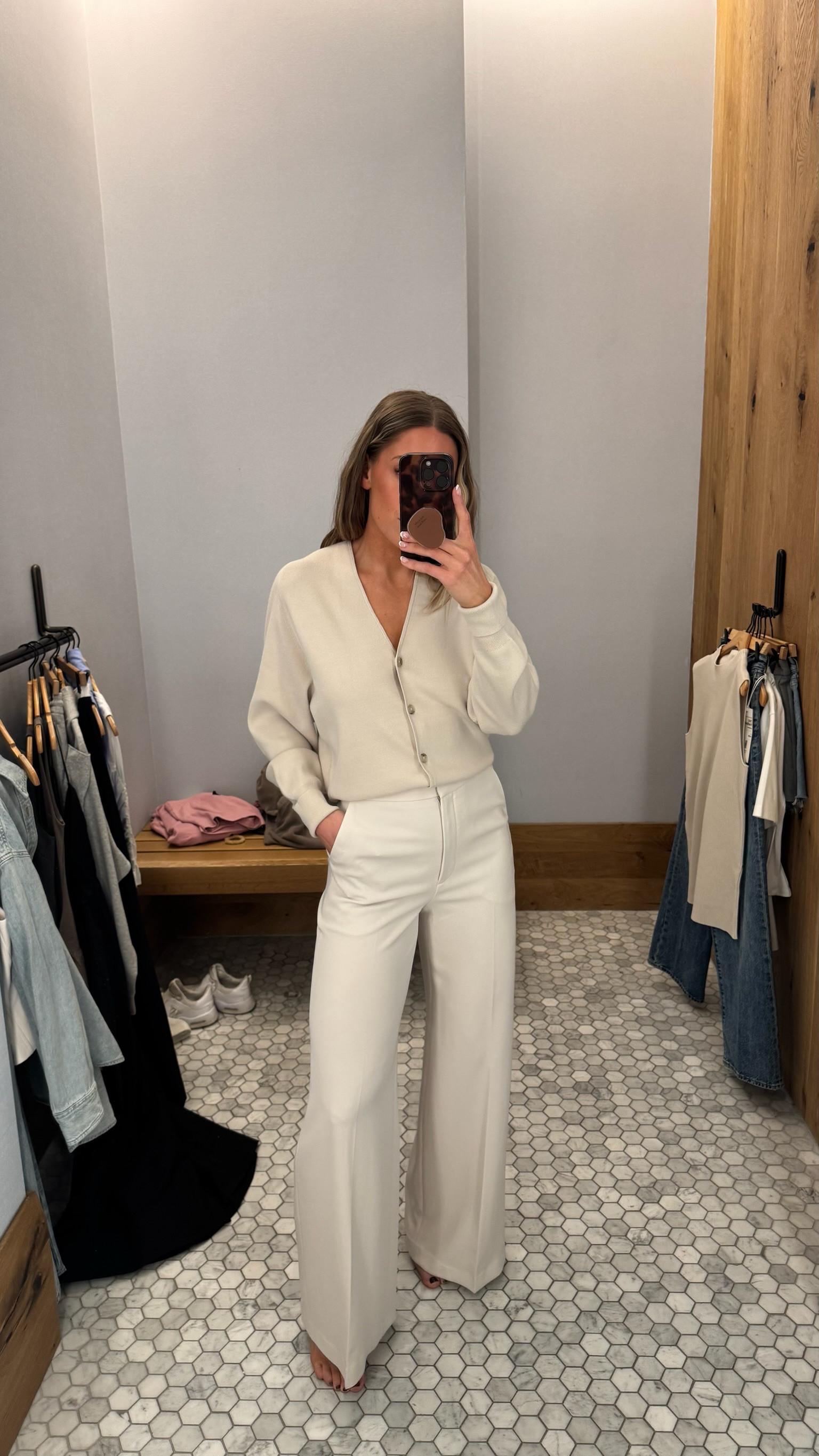 V neck cardigan paired with trousers. Would be such a cute office look!! 

I am in love with the super high rise of these pants. Relaxed with a wide leg! Trousers come in 4 great staple colors & the cardigan is new release!

Size 2 in the pants & small in the top! 

 

#LTKSeasonal #LTKStyleTip #LTKWorkwear