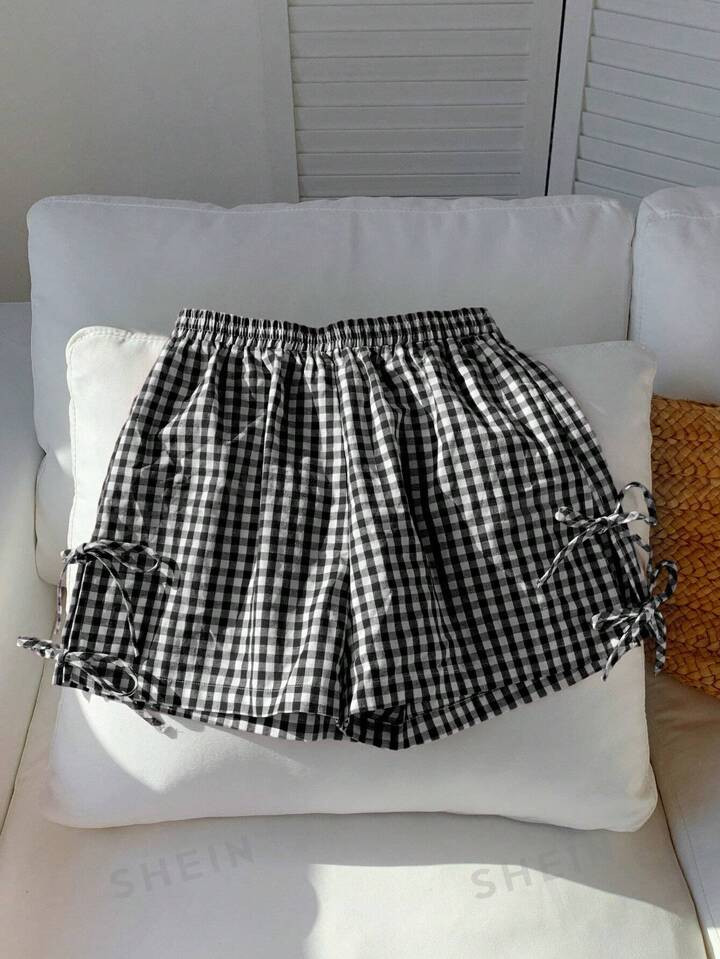 SHEIN Comfortcana Black And White Plaid Woven Women's Bow Decorated Shorts | SHEIN