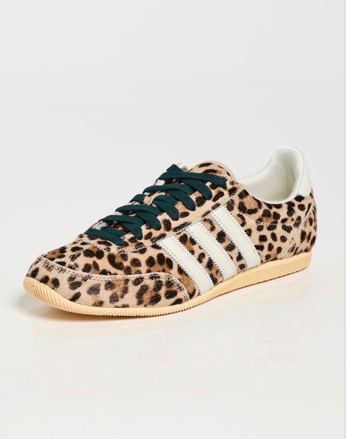 Sneakers
Leopard sneaker


#LTKdayinmylife #LTKmomlife #LTKOver40