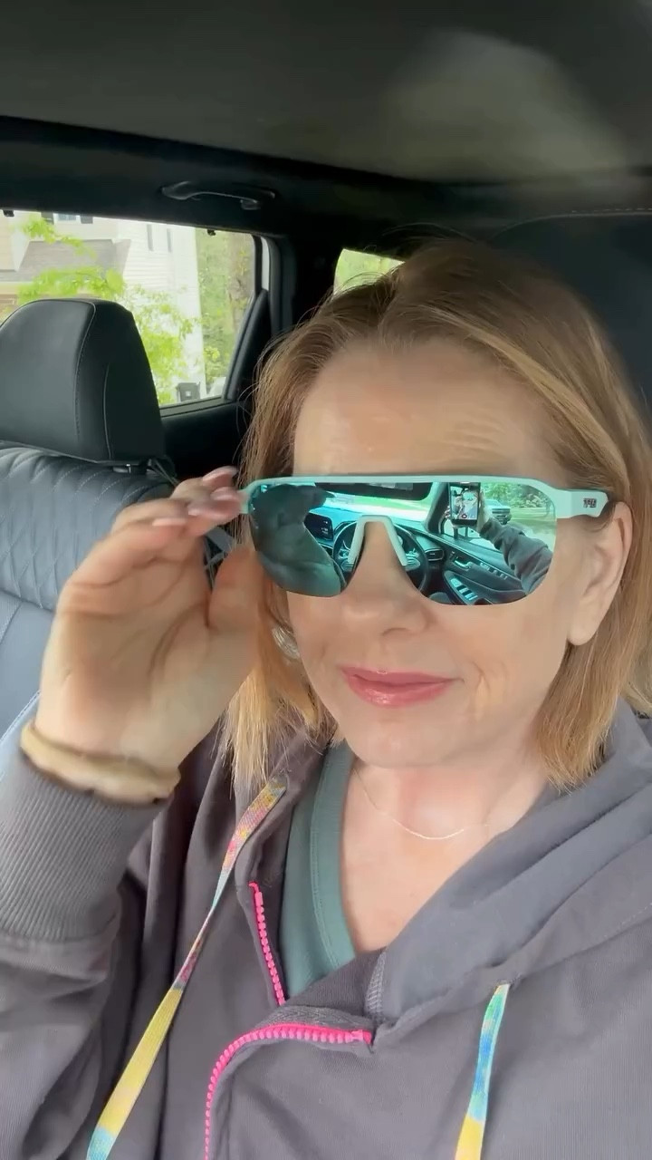 There’s something about a cool 😎 pair of sunglasses that changes your whole mood. ✌🏼 

We’re talking flexible and lightweight frames, grippy nose pads that stay in place and actually stay on my nose when I’m sweating. They’re so light I can hardly feel them. They don’t tangle in my hair! And they’ve added superior lens technology for clear vision. 🙌🏼 So good!

I love all the colors they offer. I almost bought the pink. 💗

LTK LINK 🔗 

@tifosioptics @stackinfluence #tifosioptics #tifosiopticspartner #wearetifosi #liveyourpassion

#LTKmomlife #LTKfitnessgoals #LTKActive