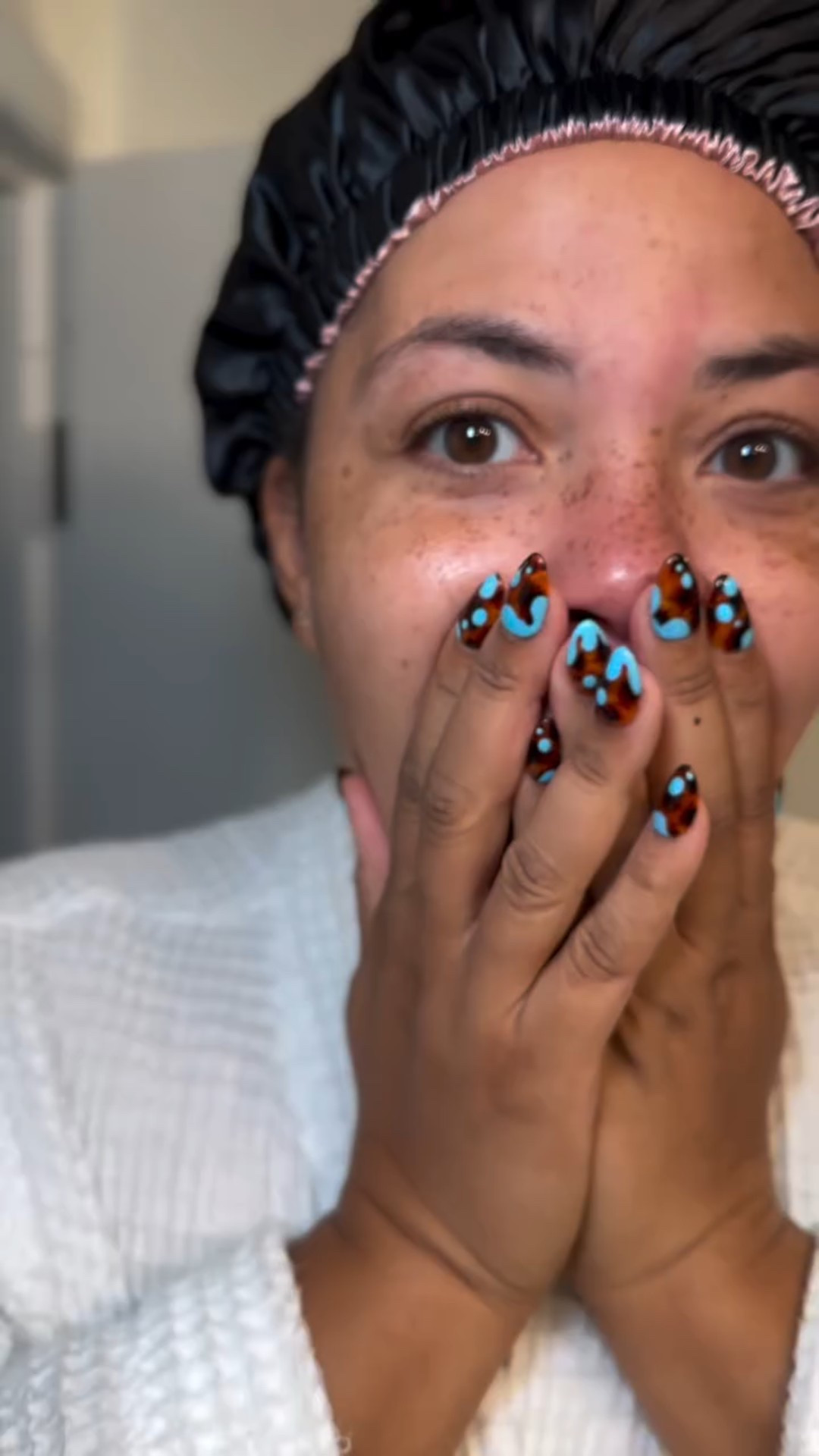 Things got a little dramatic this time around 🤭 but after weeks of neglect, it was definitely time to slay the brows.

This is your friendly reminder: self-care matters. How you feel on the outside impacts how you feel on the inside. 💆🏻‍♀️

So schedule those appointments babes! It’s glow-up season, just in time for the new month. 🍁🍂🌿

If you’re local, go see my peeps at @vinnieandjune 💋