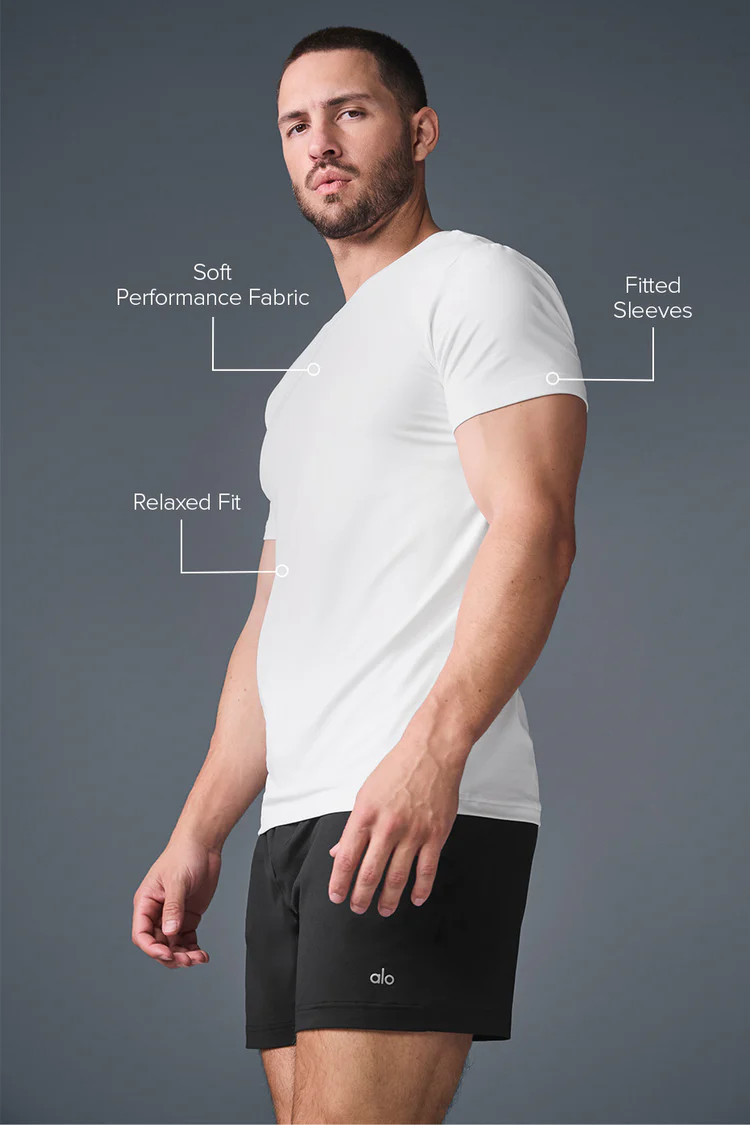 Model is 6'1” wearing MModel is 6'1” wearing MWearing Size MediumModel is 6'1”, with a 40... | Alo Yoga (US)