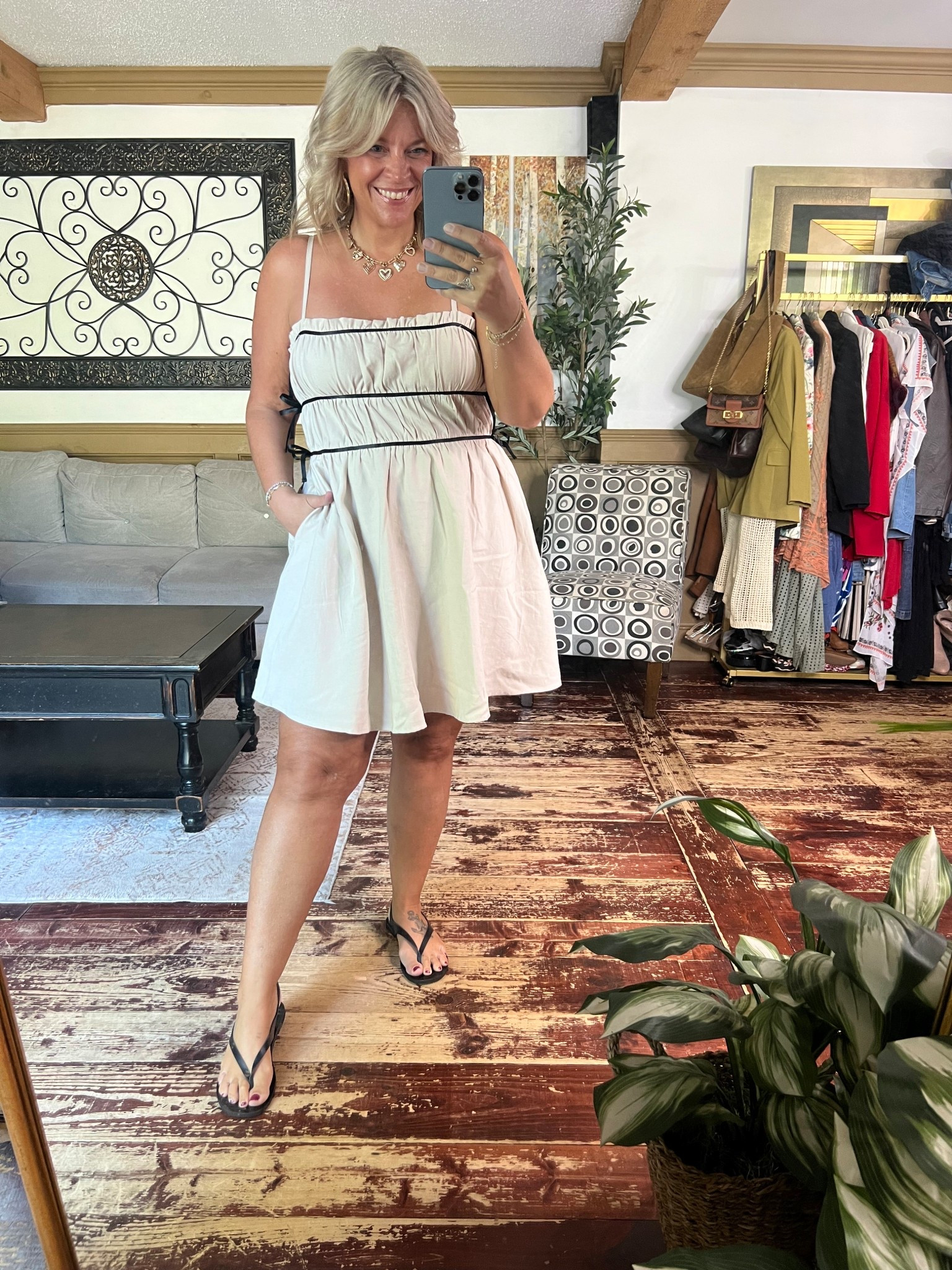 Cute above the knee summer dress- size large & it has pockets 

#LTKMidsize #LTKFindsUnder50 #LTKStyleTip