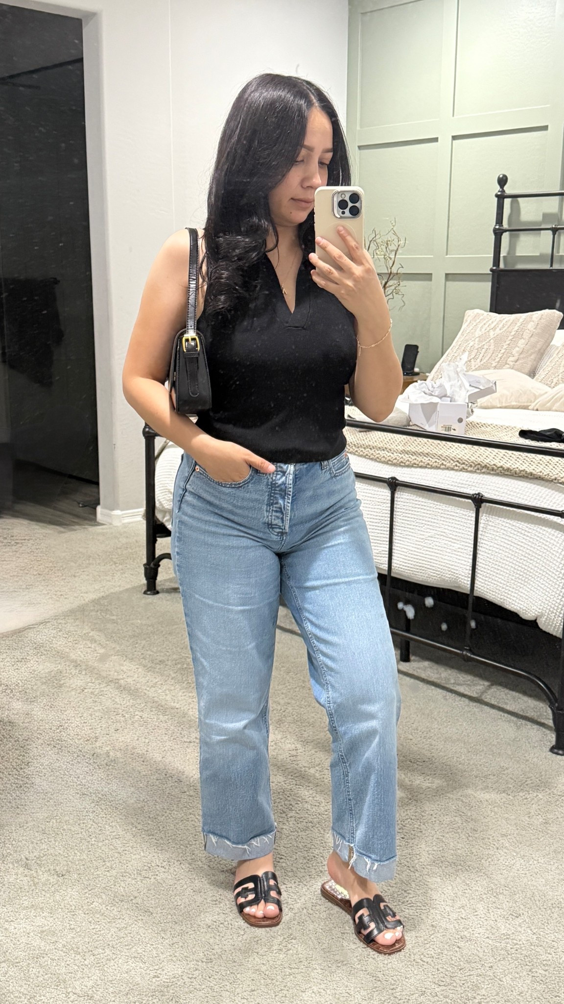 Top- small
Pants- 4 Regular
Sandals- 6.5


#LTKGiftGuide #LTKSaleAlert #LTKFindsUnder50