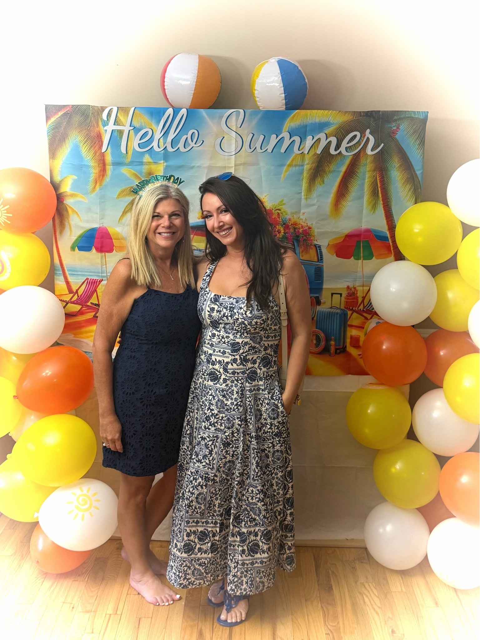 Loving my dress and seeing an old friend!

#LTKdayinmylife