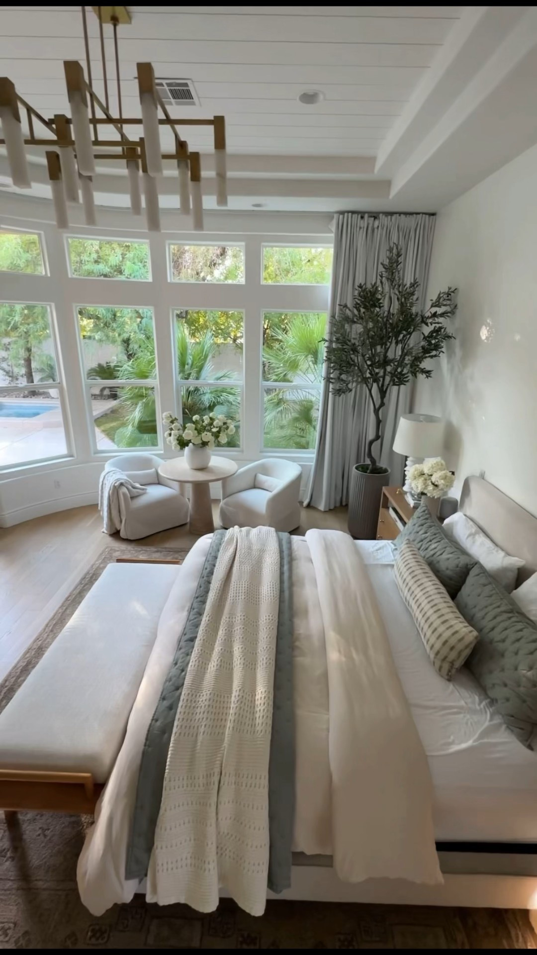 Bedroom 

#LTKstorytime #LTKHome #LTKSaleAlert