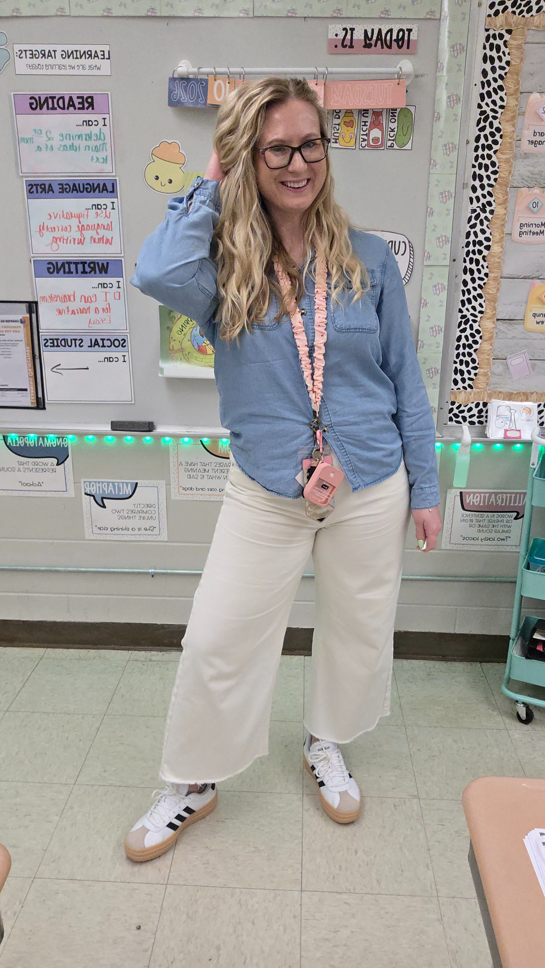 Today's Teacher Outfit of the Day -💙This outfit was so comfortable! 

#LTKootd #LTKMidsize #LTKWorkwear