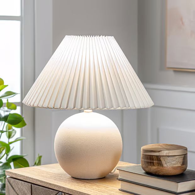 Beige 17-inch Ceramic Pleated Table Lamp | Rugs USA