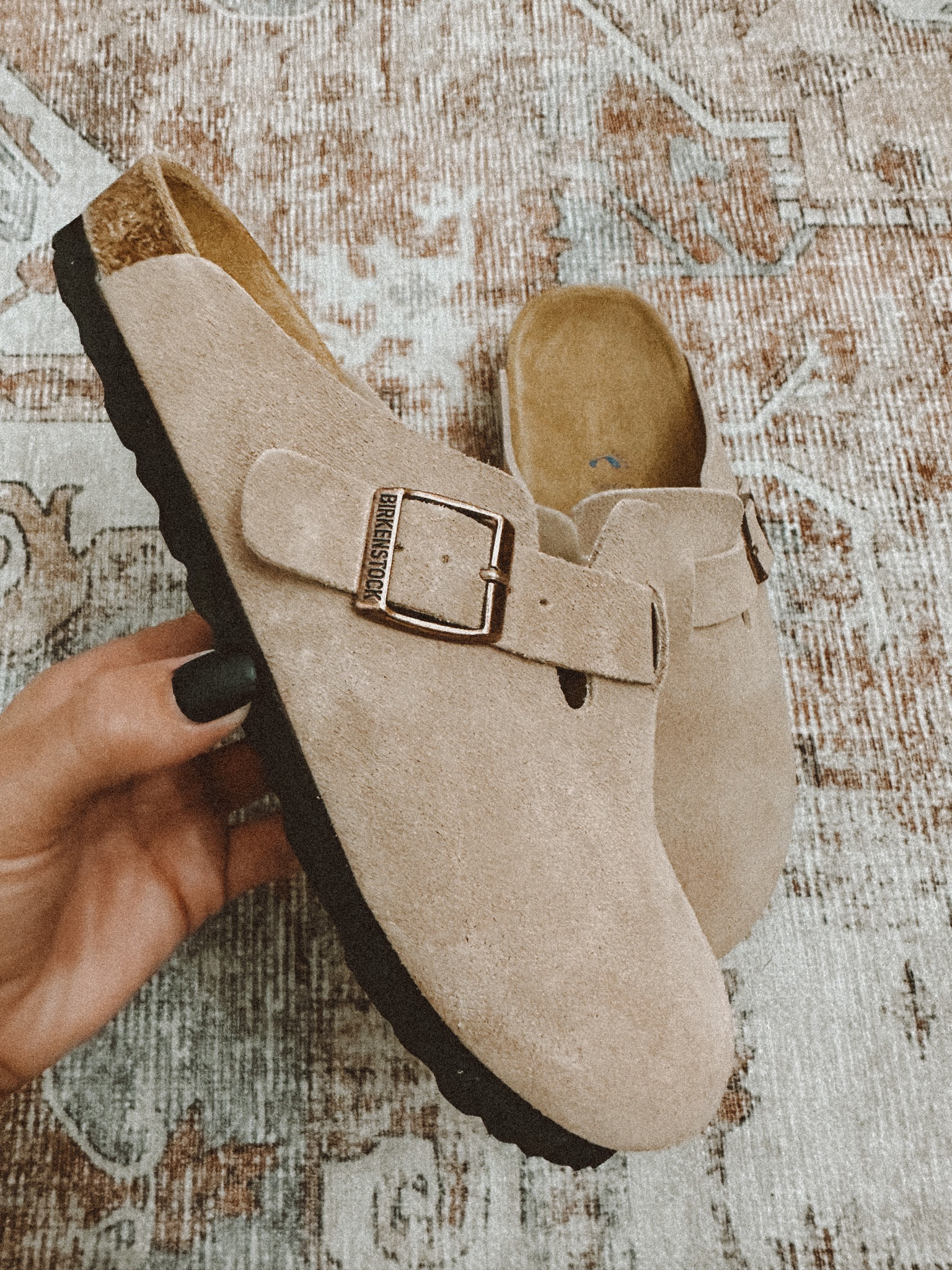 Birkenstock Bostons from DHG8 ✨ Look identical to my others! link is a blank pic, but will take you there :) #bostons #birkenstocks #fallfashion

#LTKSeasonal #LTKstyletip #LTKfindsunder50