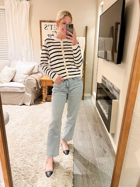Winter workwear jeans outfit 🤍❄️

Amazon sweater - love the gold button details! My favorite work pair jeans from old navy + ballet flats.

Workwear. Smart casual. Jeans work outfit. Sweater. Winter. 

#LTKstyletip #LTKshoecrush #LTKworkwear