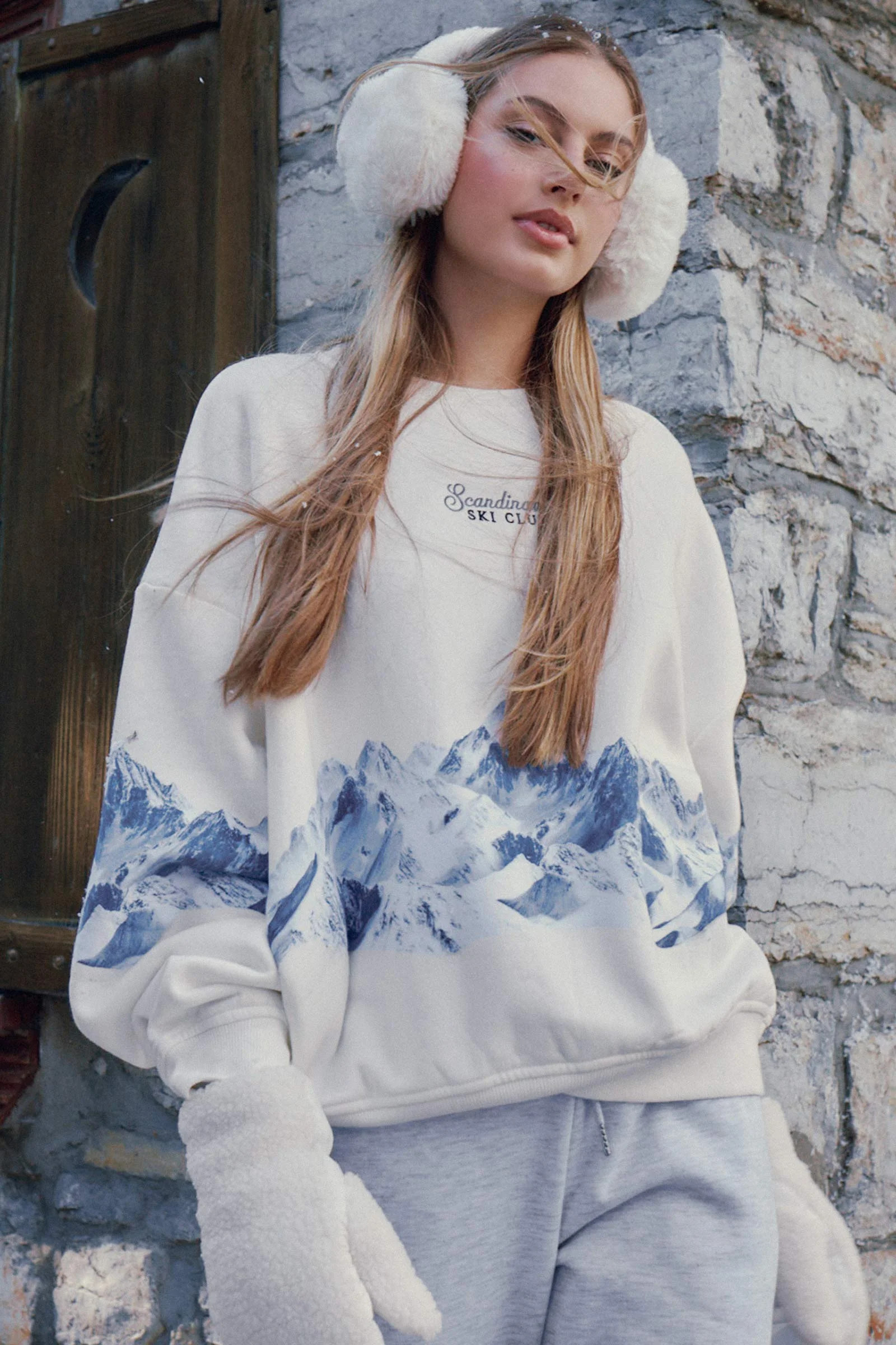 Graphic Crew Neck Sweatshirt | Ardene