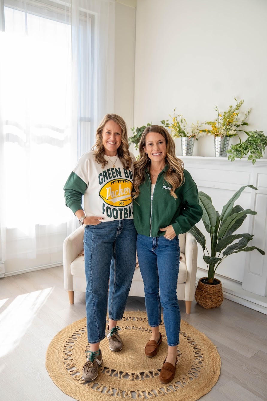 Game day outfit ideas! 🏈

Green Bay Packers  football season  football game  sweatshirt  jeans  casual outfit
