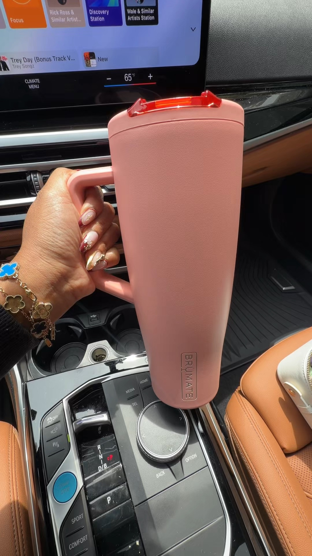 The Brumate Era has officially become part of the daily uniform. 💕 Big enough to keep me hydrated, cute enough to carry everywhere, and the handle + straw setup just makes sense. Mine stays in the car, at my desk, and basically wherever I’m going. Hydration, but make it cute. 💅🏾

#Brumate #LTKFinds #HydrationEssentials #EverydayFavorites

#LTKdayinmylife