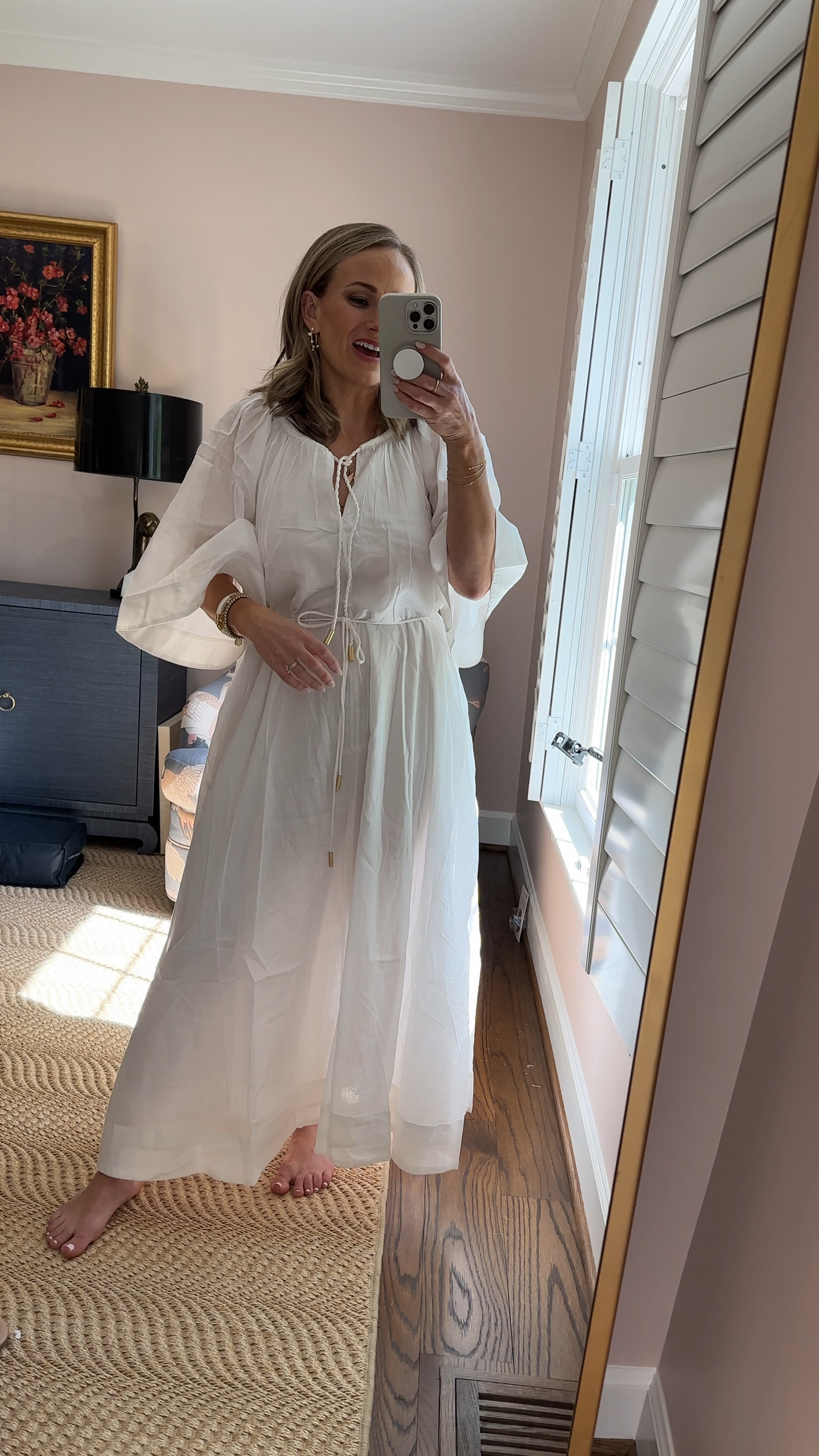 Gorgeous dress for family photos. I’m wearing a size 8 based on the size chart and my chest right now, but should have sized down 

#LTKfamily