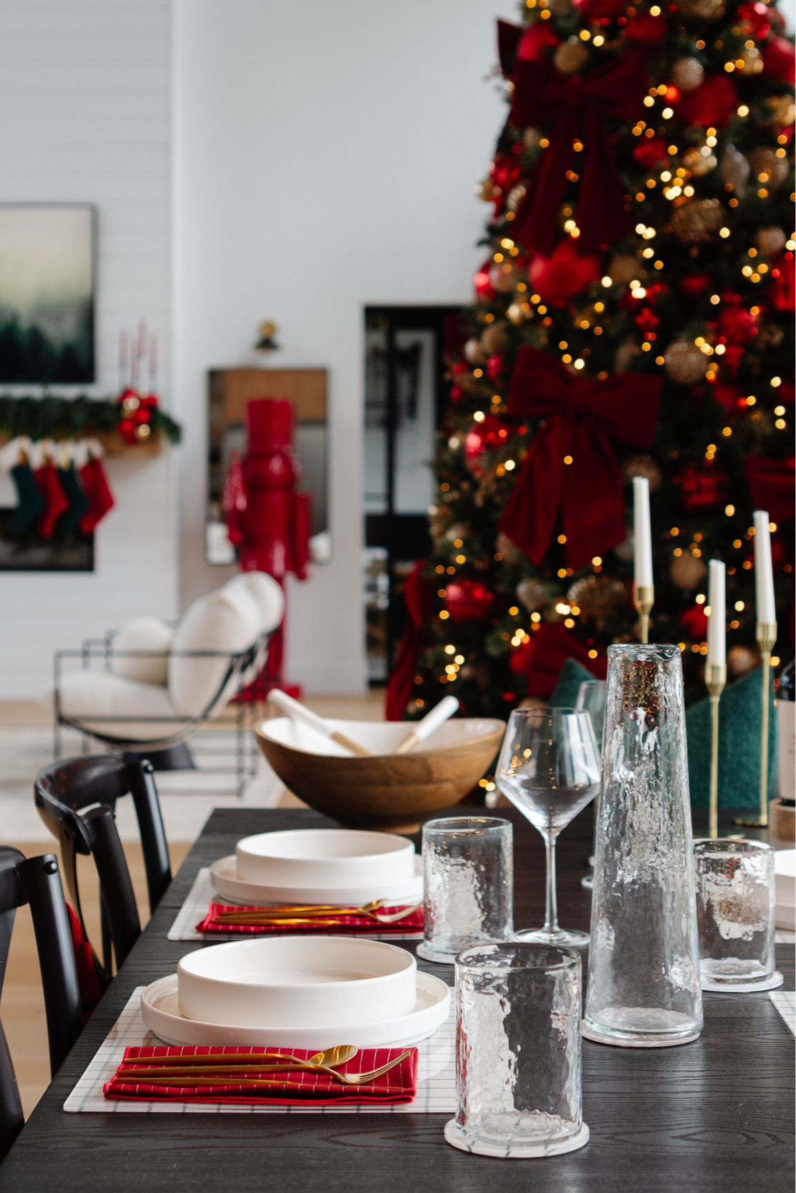 Messy eaters? No problem! These @propertableco placemats are not only gorgeous but also wipe clean in seconds. Perfect for weeknight family dinners or fancy gatherings alike! 

#LTKParties #LTKHome #LTKFamily