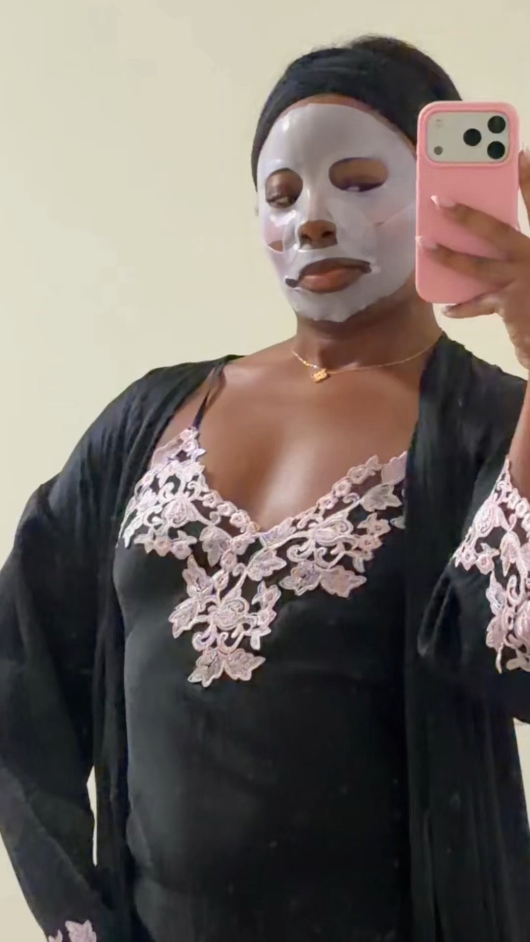 4 hour face mask 🧖🏽‍♀️

#LTKdayinmylife #LTKselfcare #LTKmorningroutine