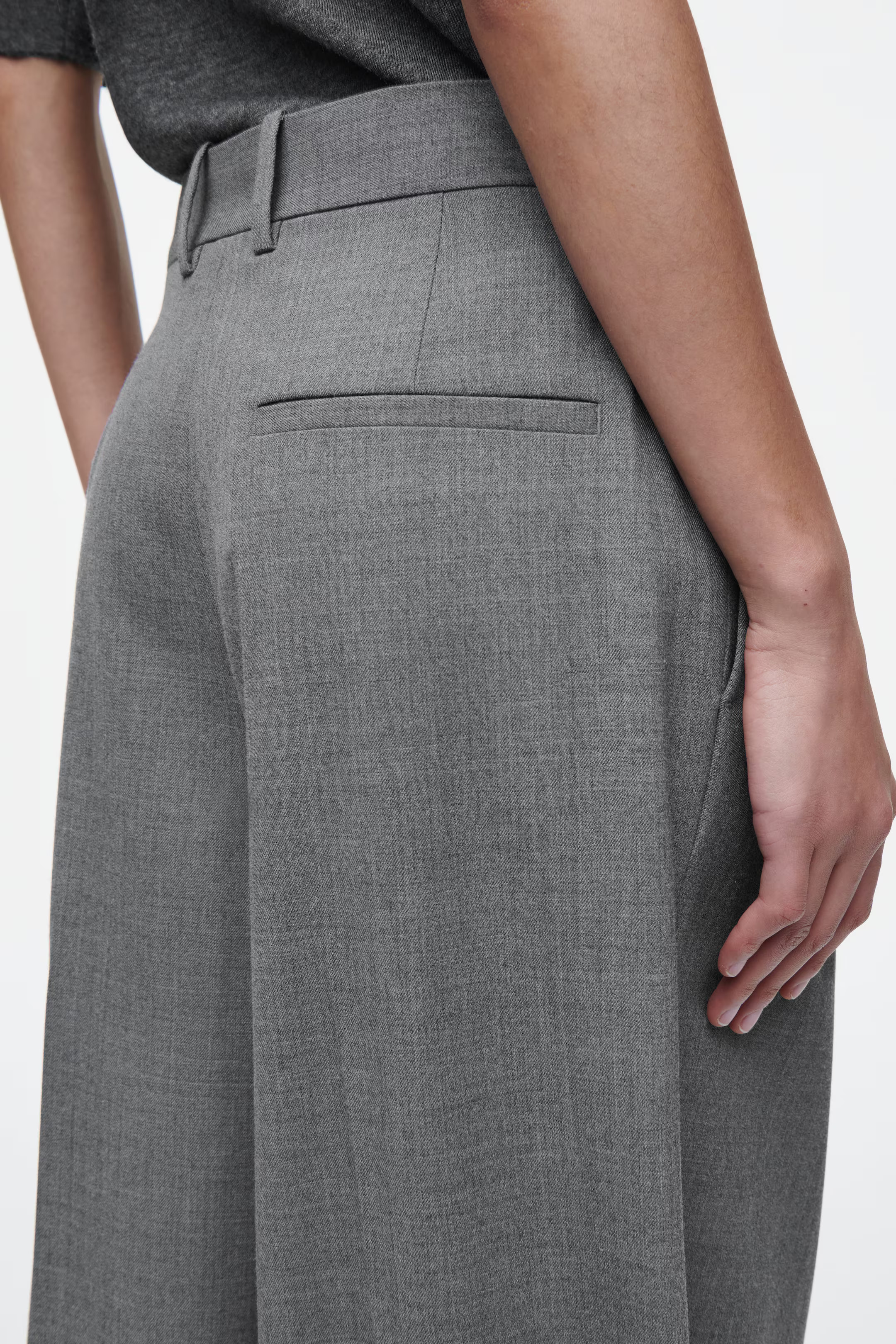LOCKERE HOSE AUS TWILL MIT WEITEM BEIN - GRAU | COS (EU)
