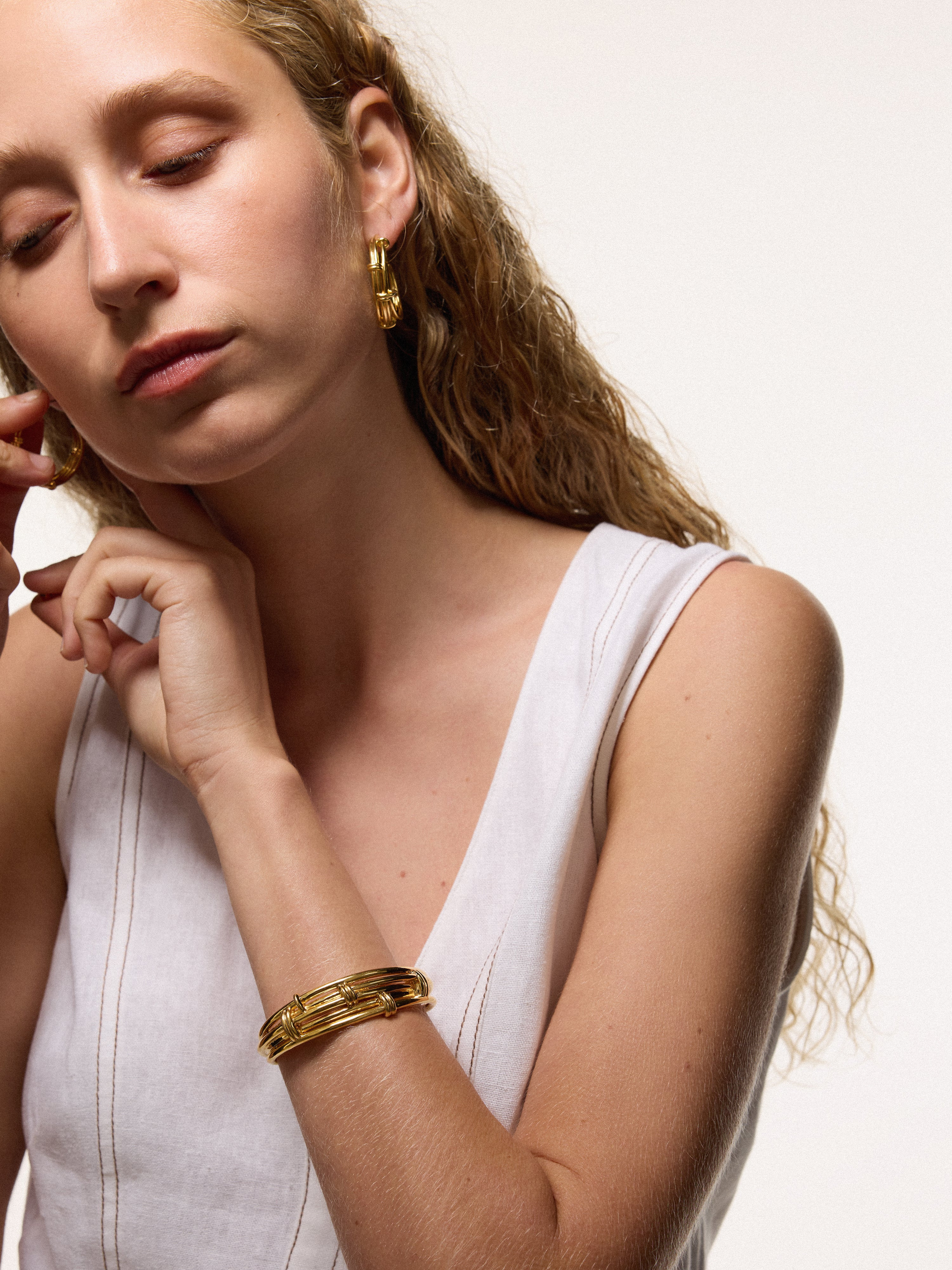 Dainty Loops Bangle Dainty Loops Bangle | Gold | Jigsaw (UK)